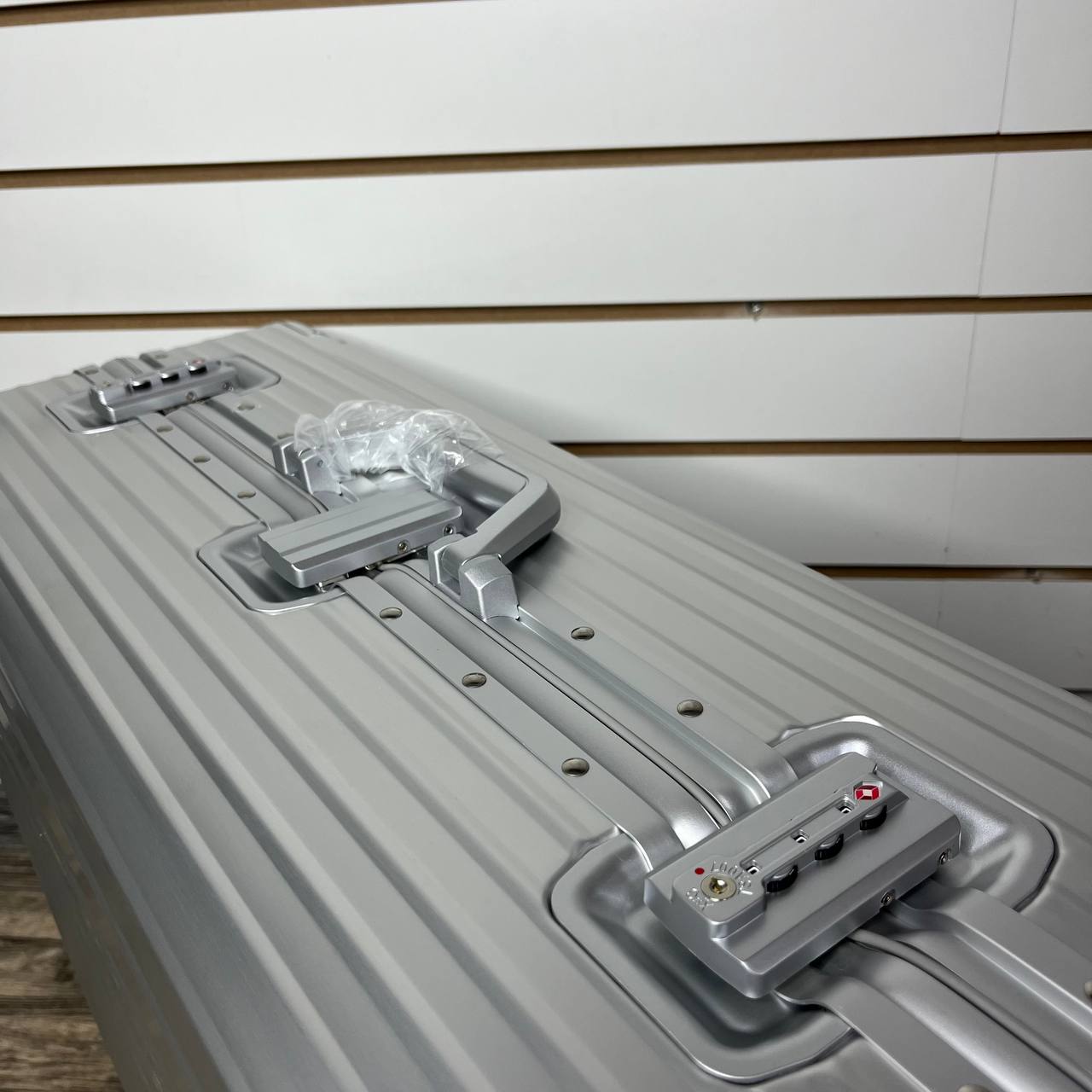 Чемодан алюминиевый L-XL - Серебро