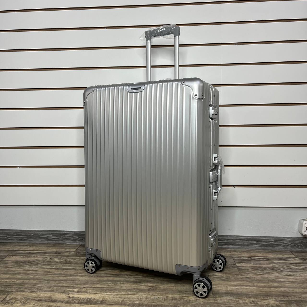 Чемодан алюминиевый L-XL - Серебро