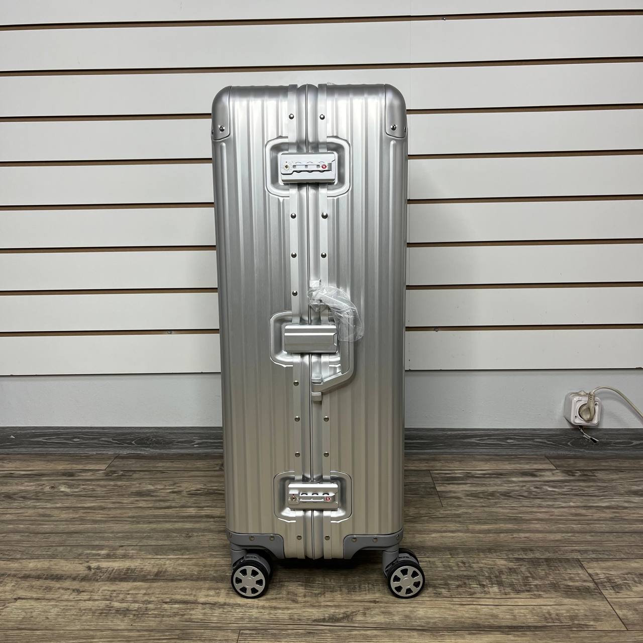 Чемодан алюминиевый L-XL - Серебро