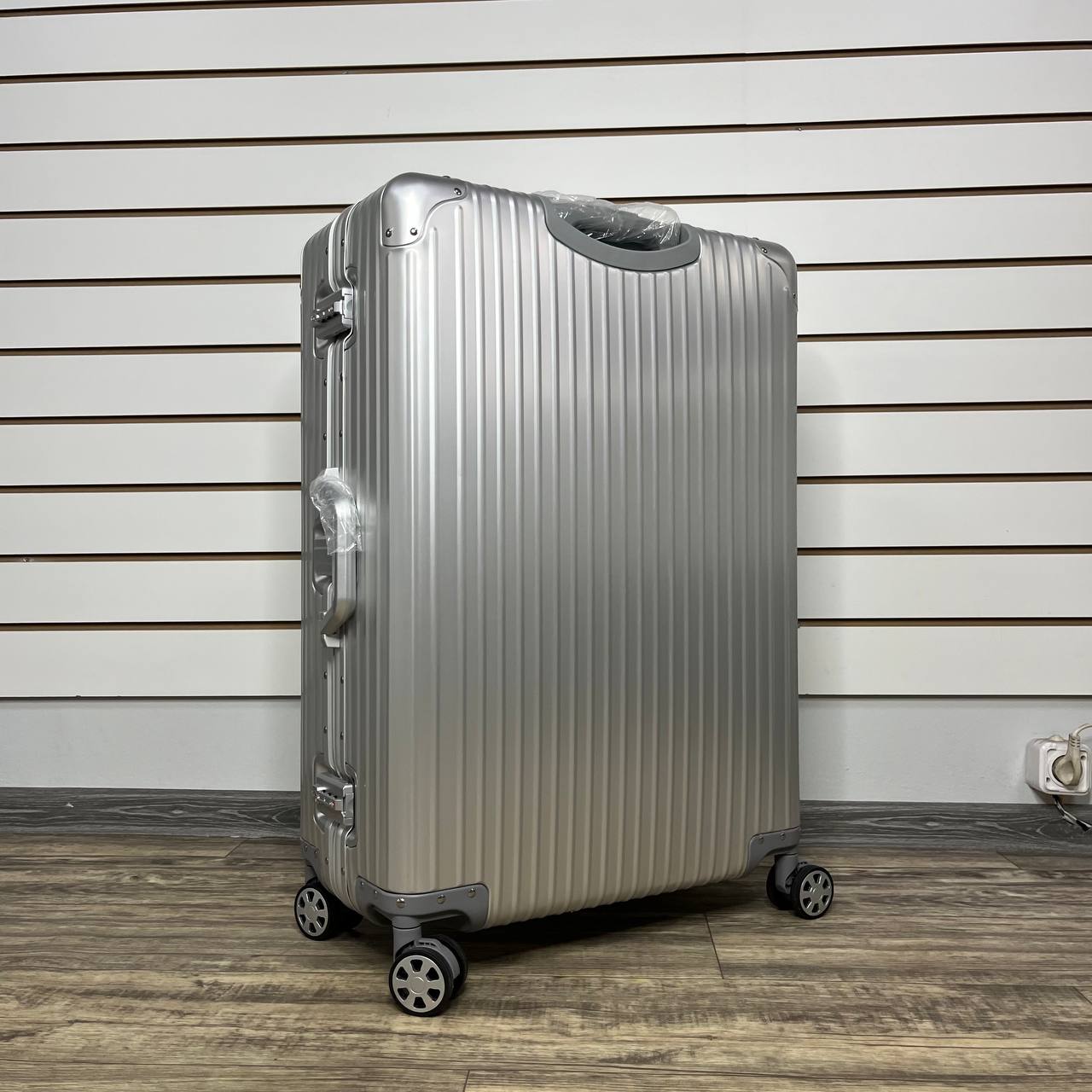 Чемодан алюминиевый L-XL - Серебро