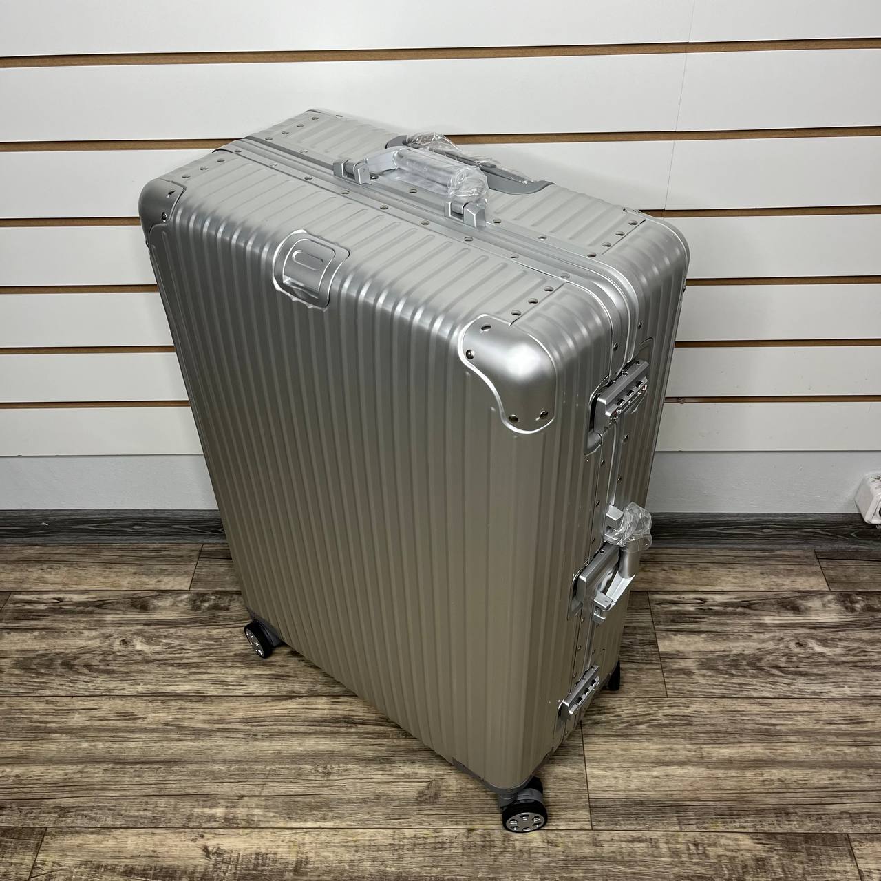 Чемодан алюминиевый L-XL - Серебро