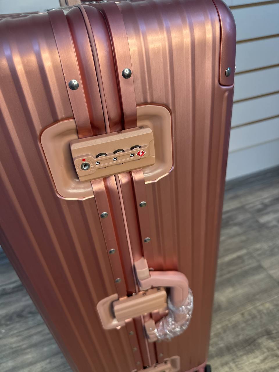 Чемодан алюминиевый L-XL - Розовое золото
