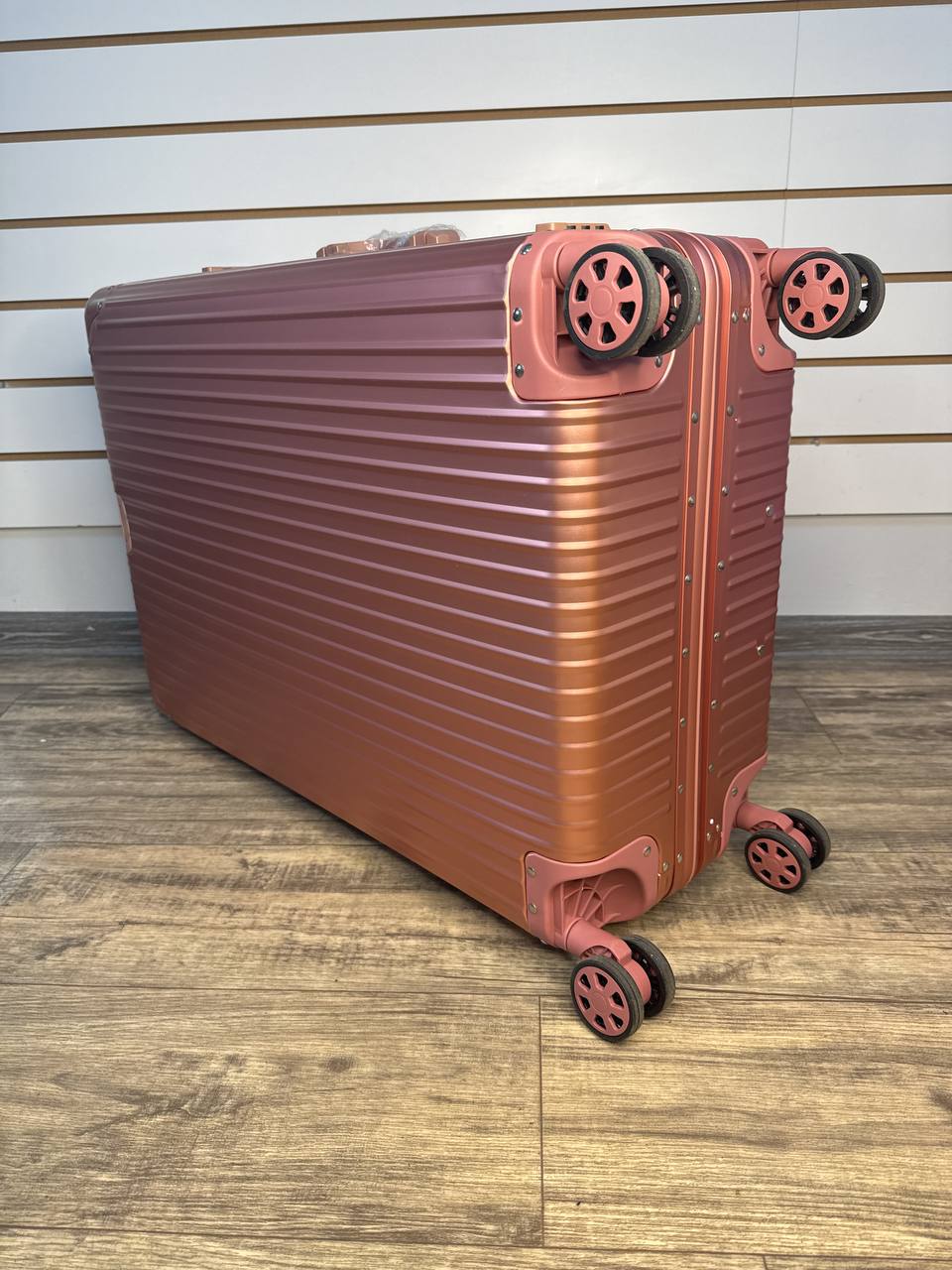 Чемодан алюминиевый L-XL - Розовое золото
