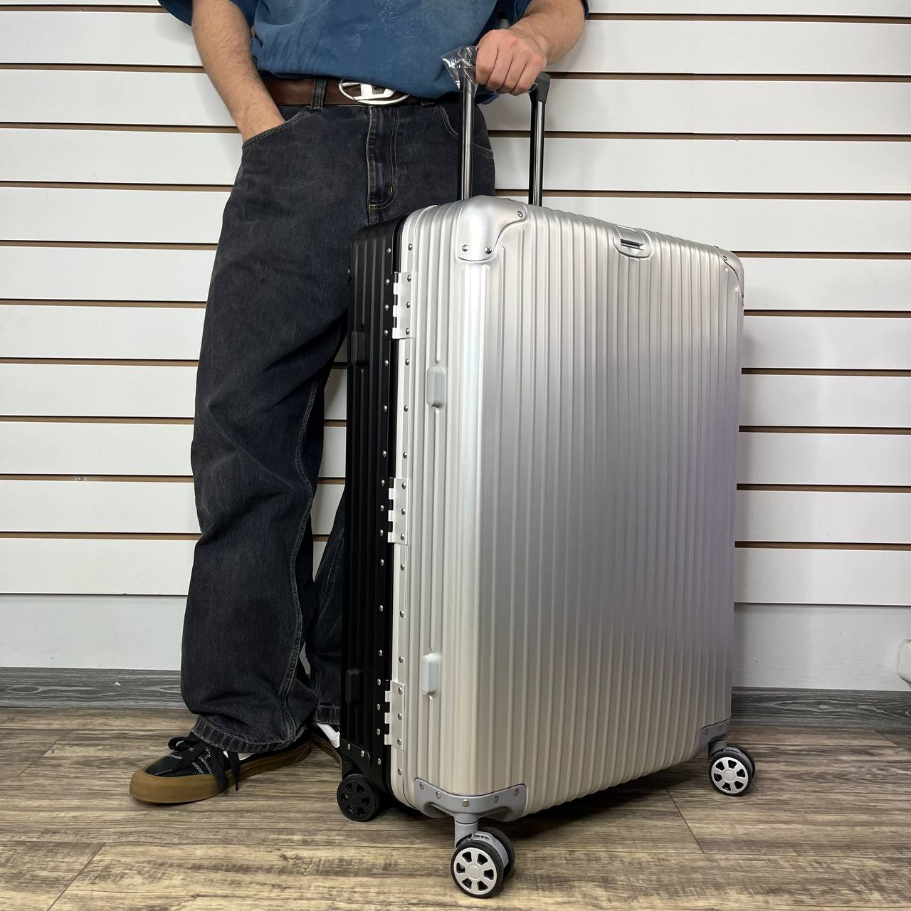 Чемодан алюминиевый L-XL Чёрный/Серебро