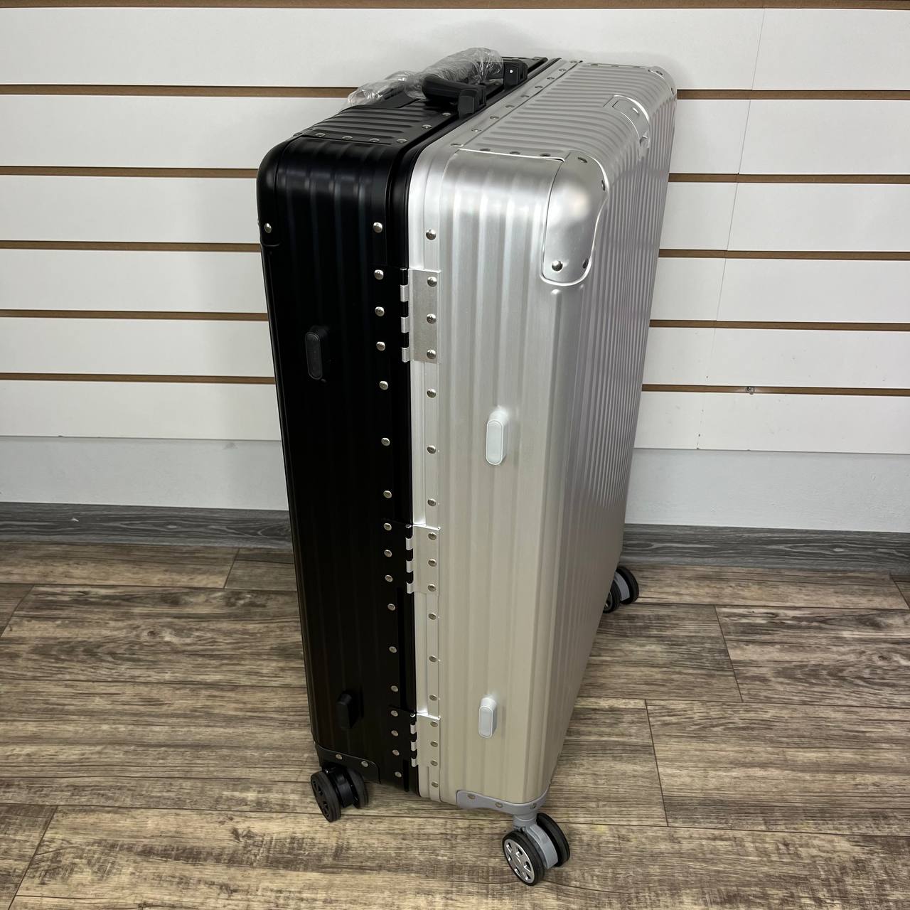 Чемодан алюминиевый L-XL Чёрный/Серебро