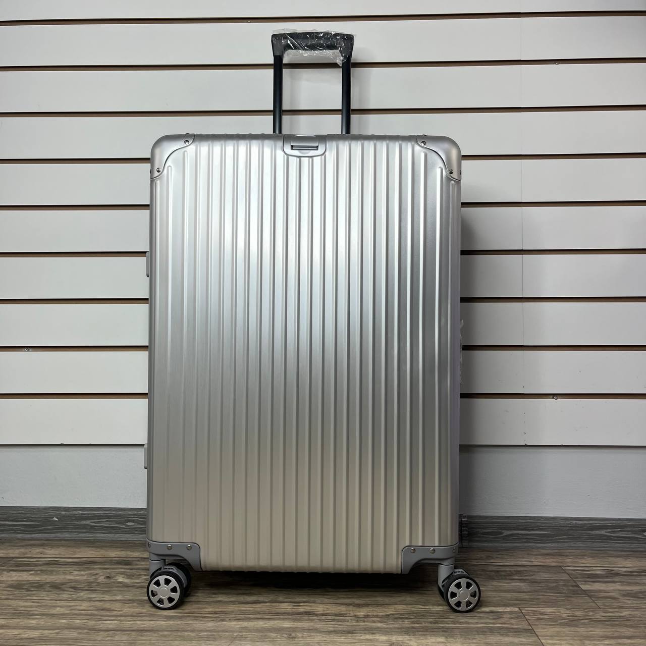 Чемодан алюминиевый L-XL Чёрный/Серебро