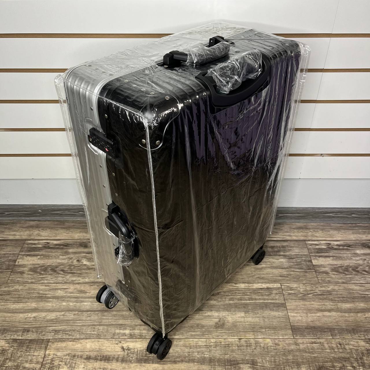 Чемодан алюминиевый L-XL Чёрный/Серебро