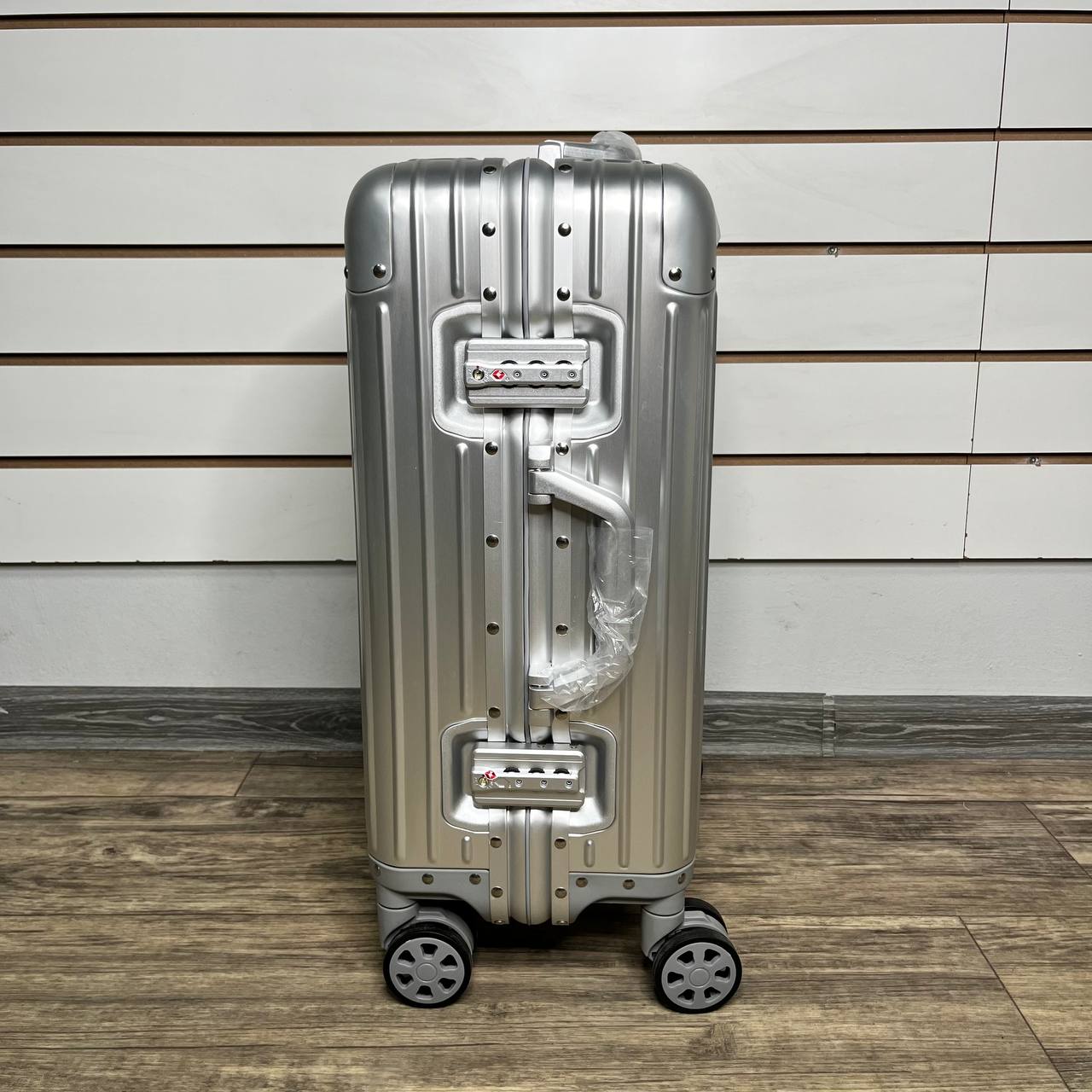 Чемодан алюминиевый S - Серебро