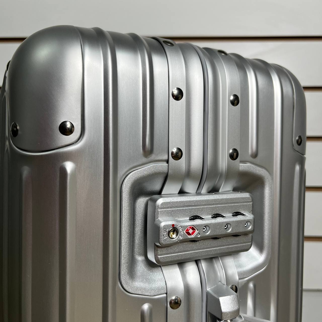 Чемодан алюминиевый S - Серебро