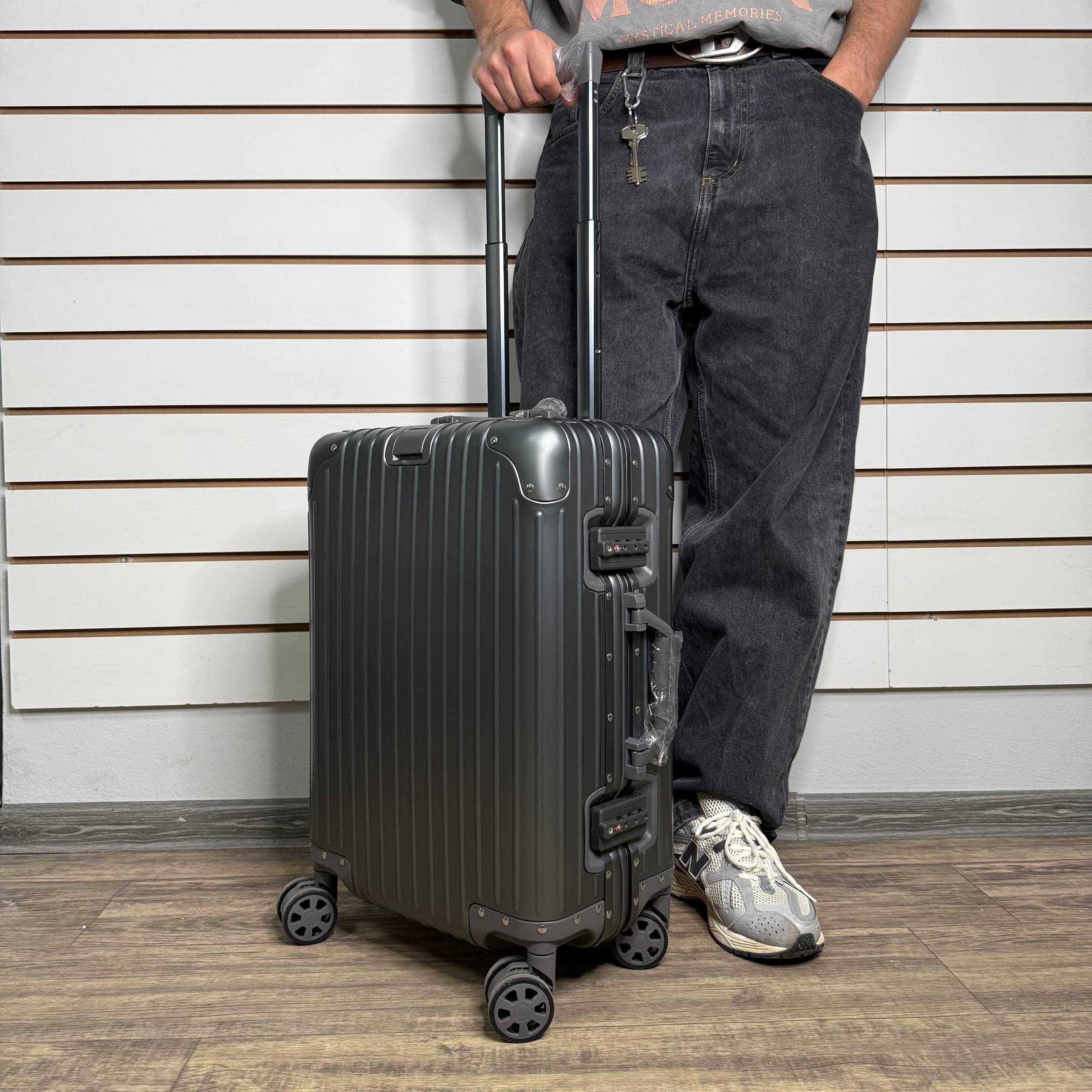 Чемодан алюминиевый S - Серый