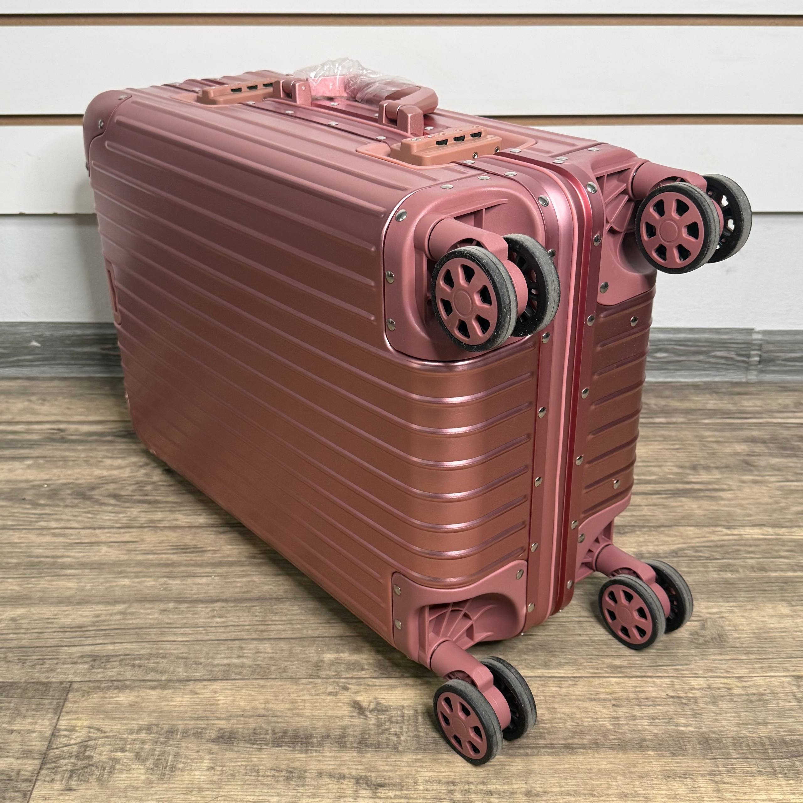 Чемодан алюминиевый S - Розовое золото