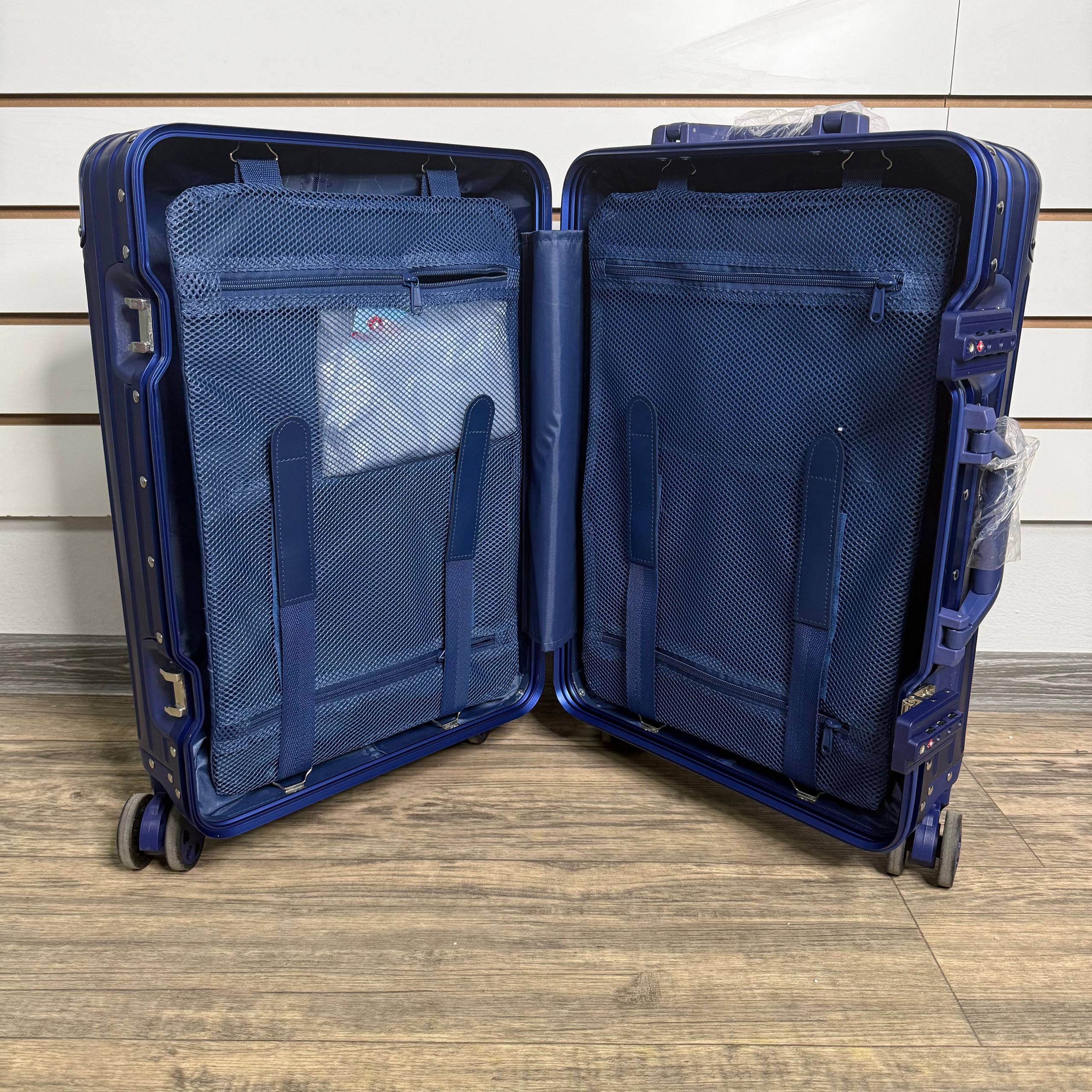 Чемодан алюминиевый S - Синий