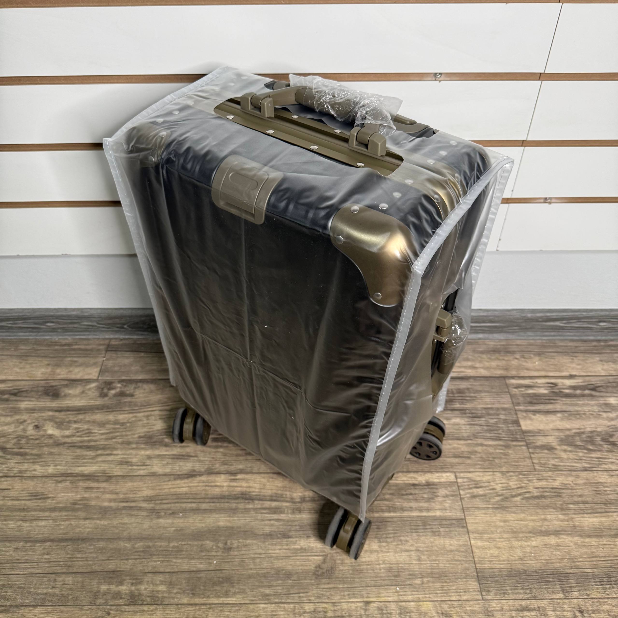 Чемодан алюминиевый S - Черно-золотой