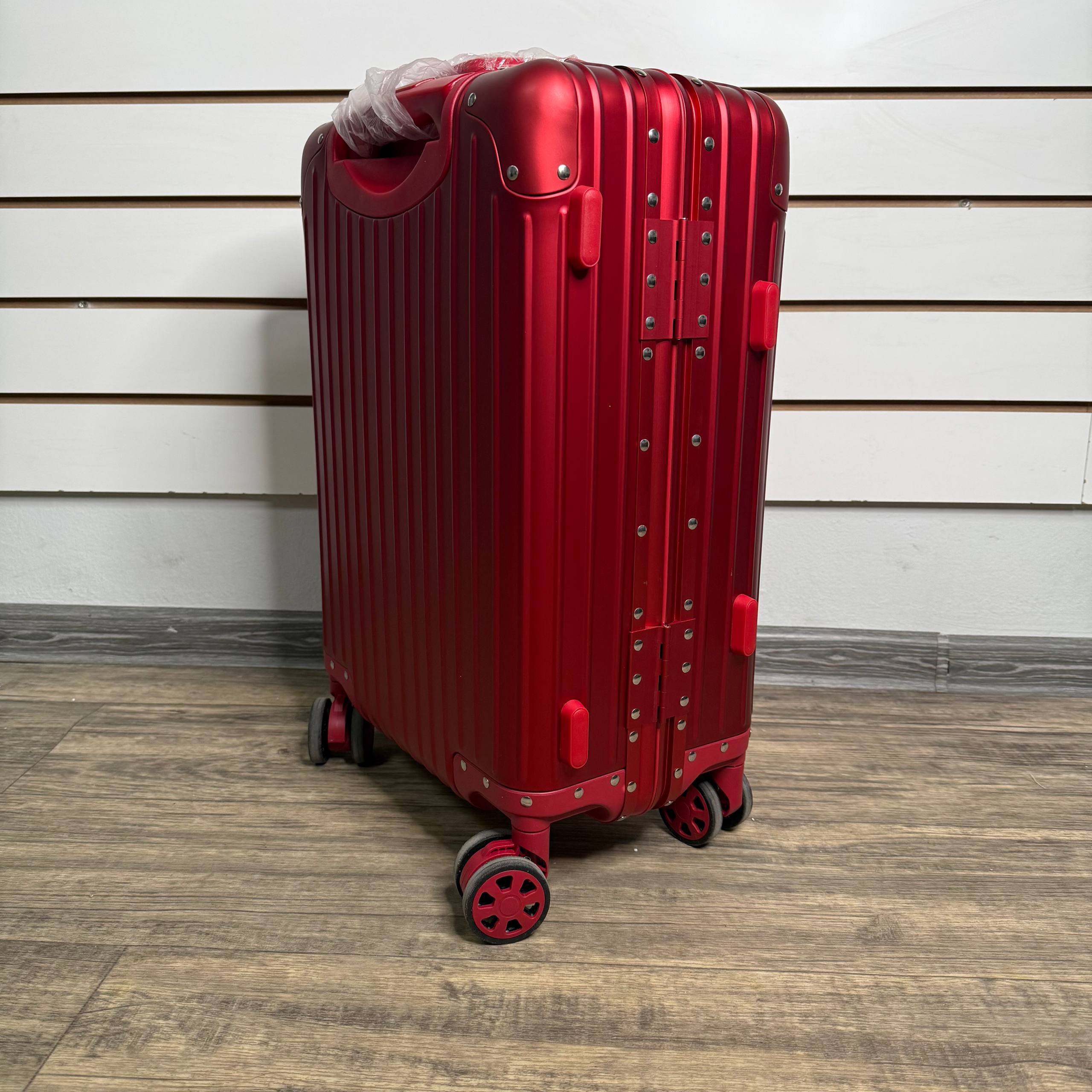 Чемодан алюминиевый S - Красный