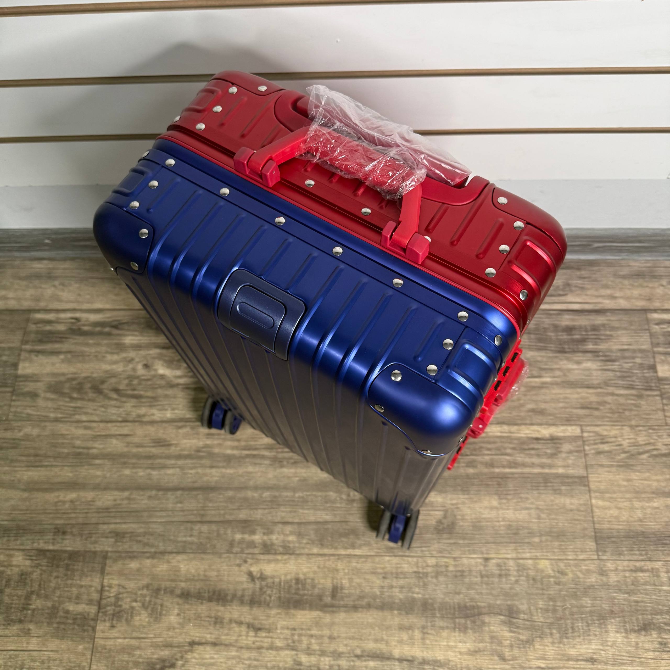 Чемодан алюминиевый S - Синий/Красный