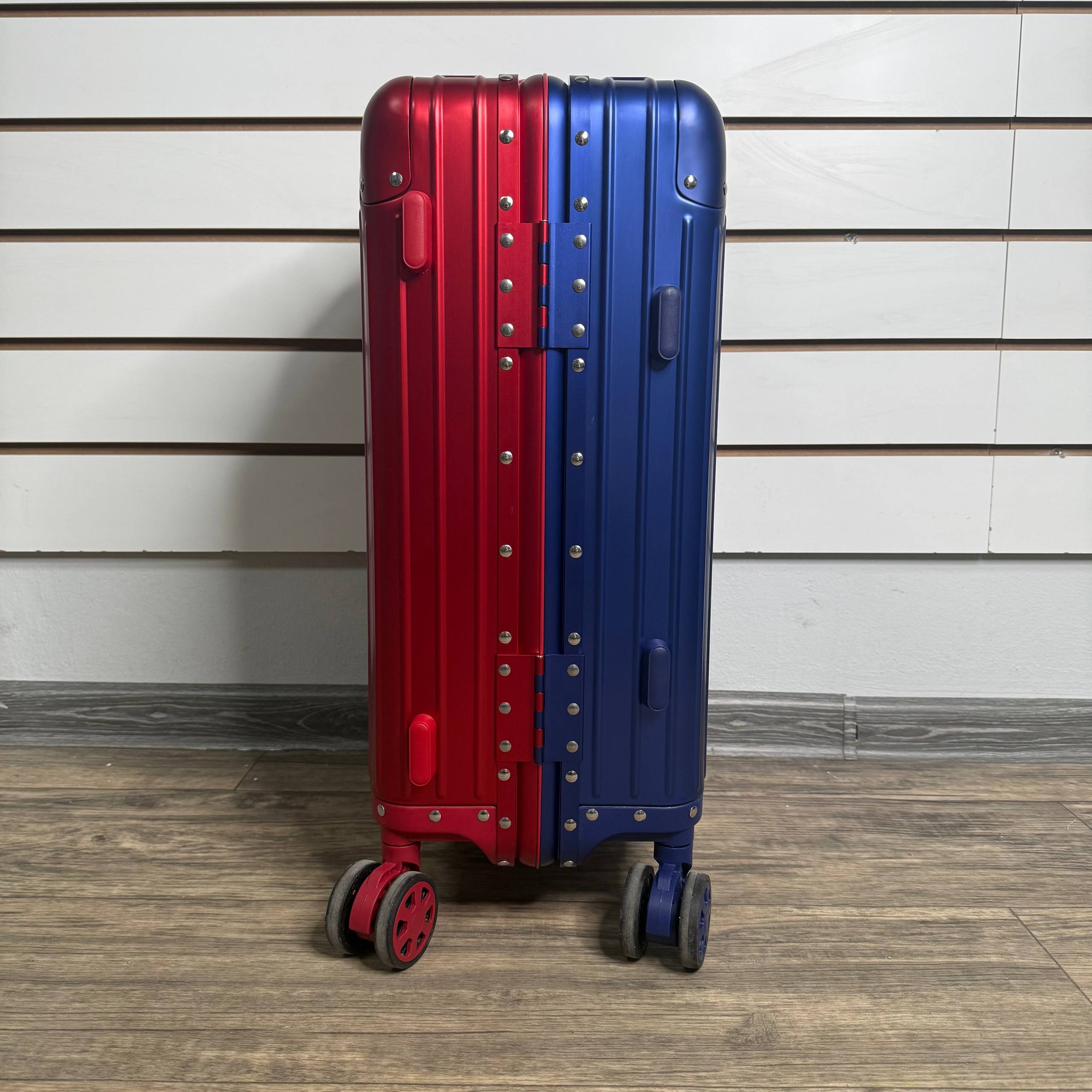 Чемодан алюминиевый S - Синий/Красный