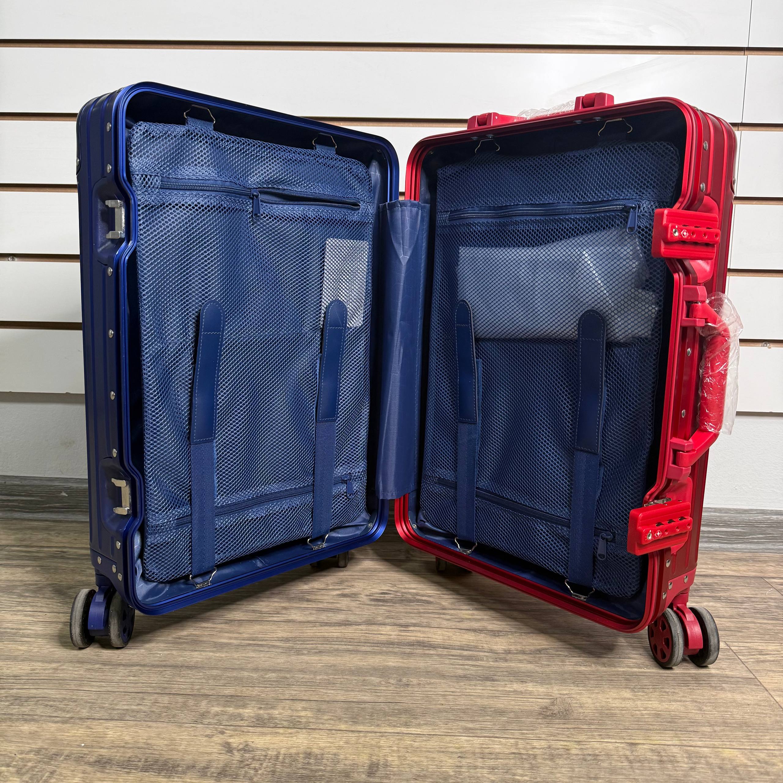 Чемодан алюминиевый S - Синий/Красный