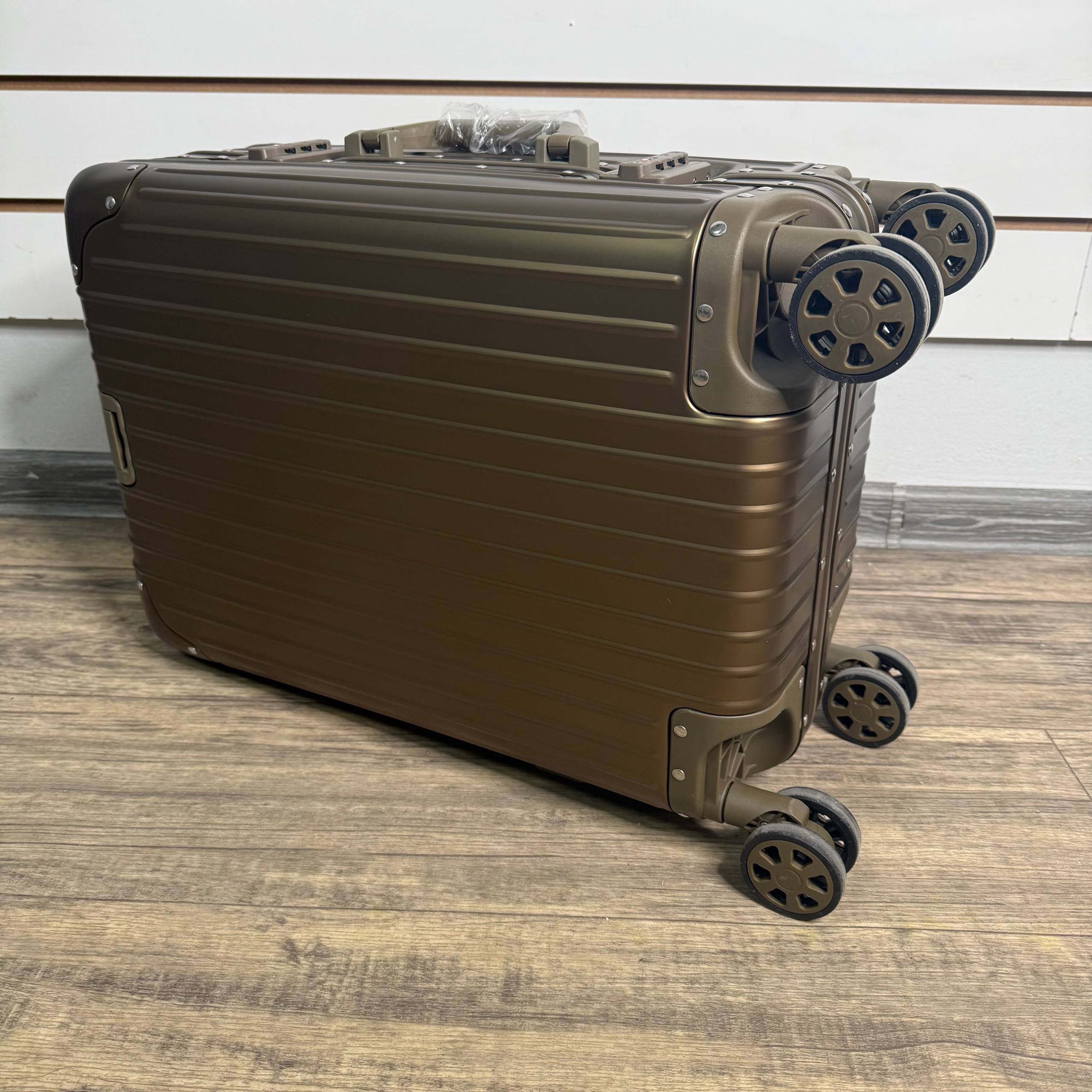 Чемодан алюминиевый S - Бронзовый