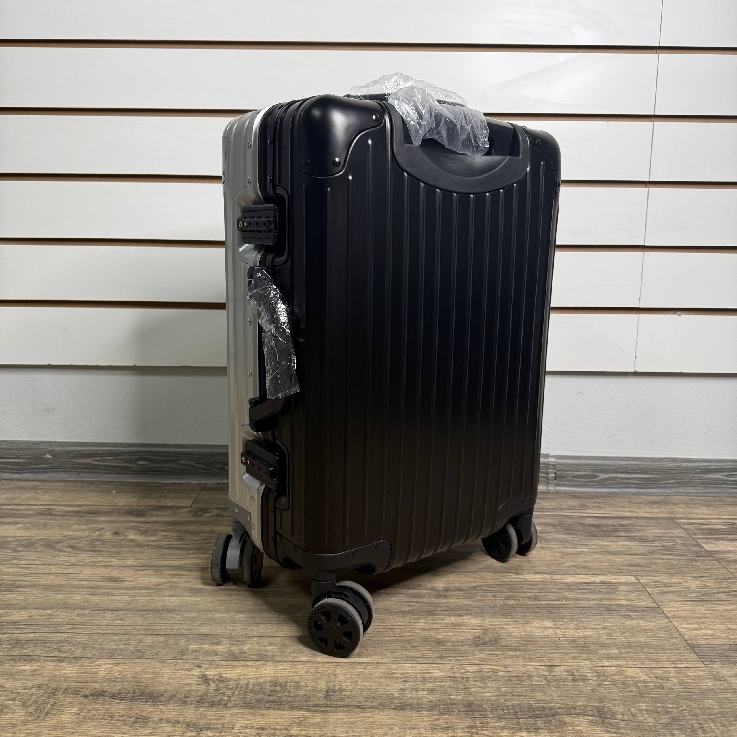 Чемодан алюминиевый S - Серебро/черный