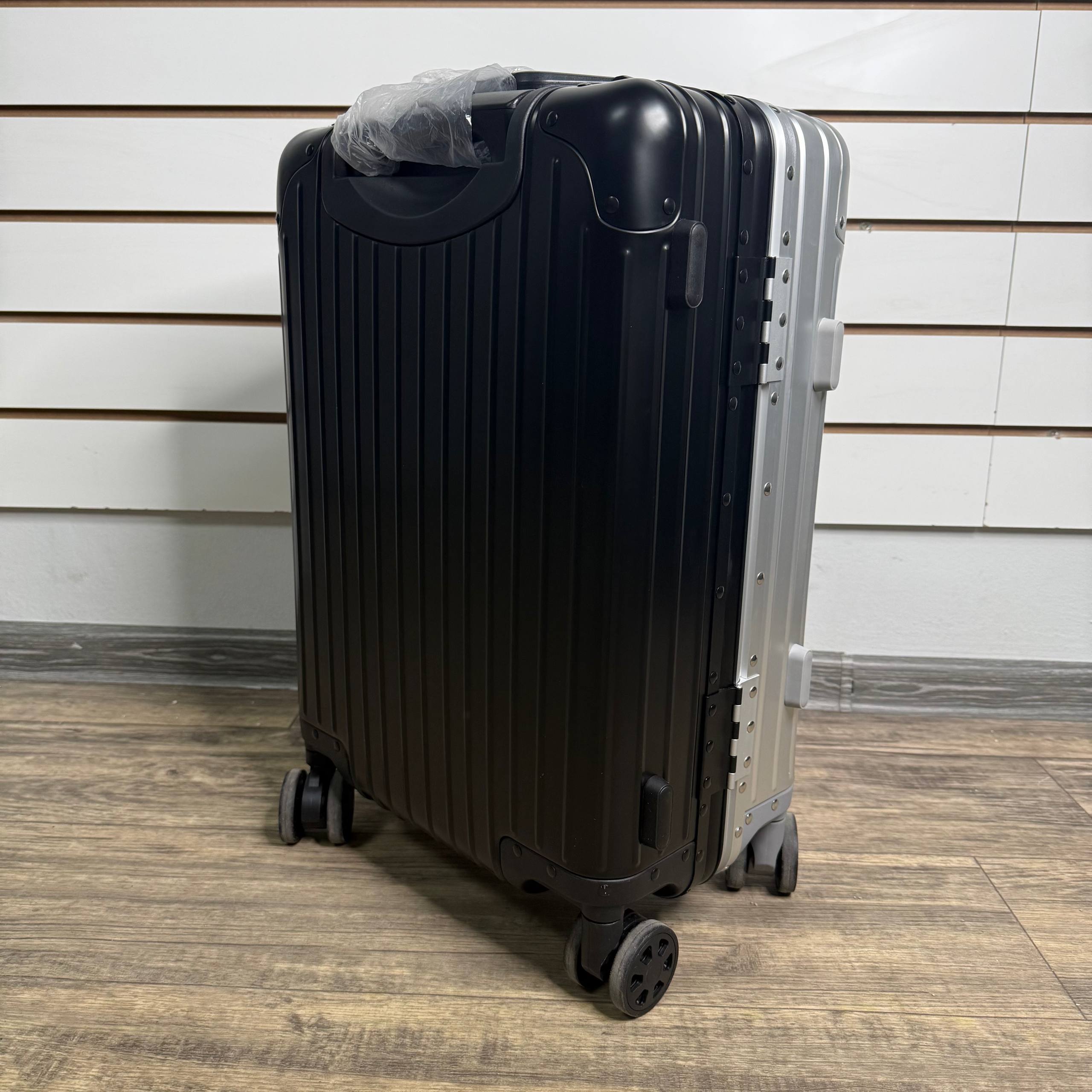 Чемодан алюминиевый S - Серебро/черный