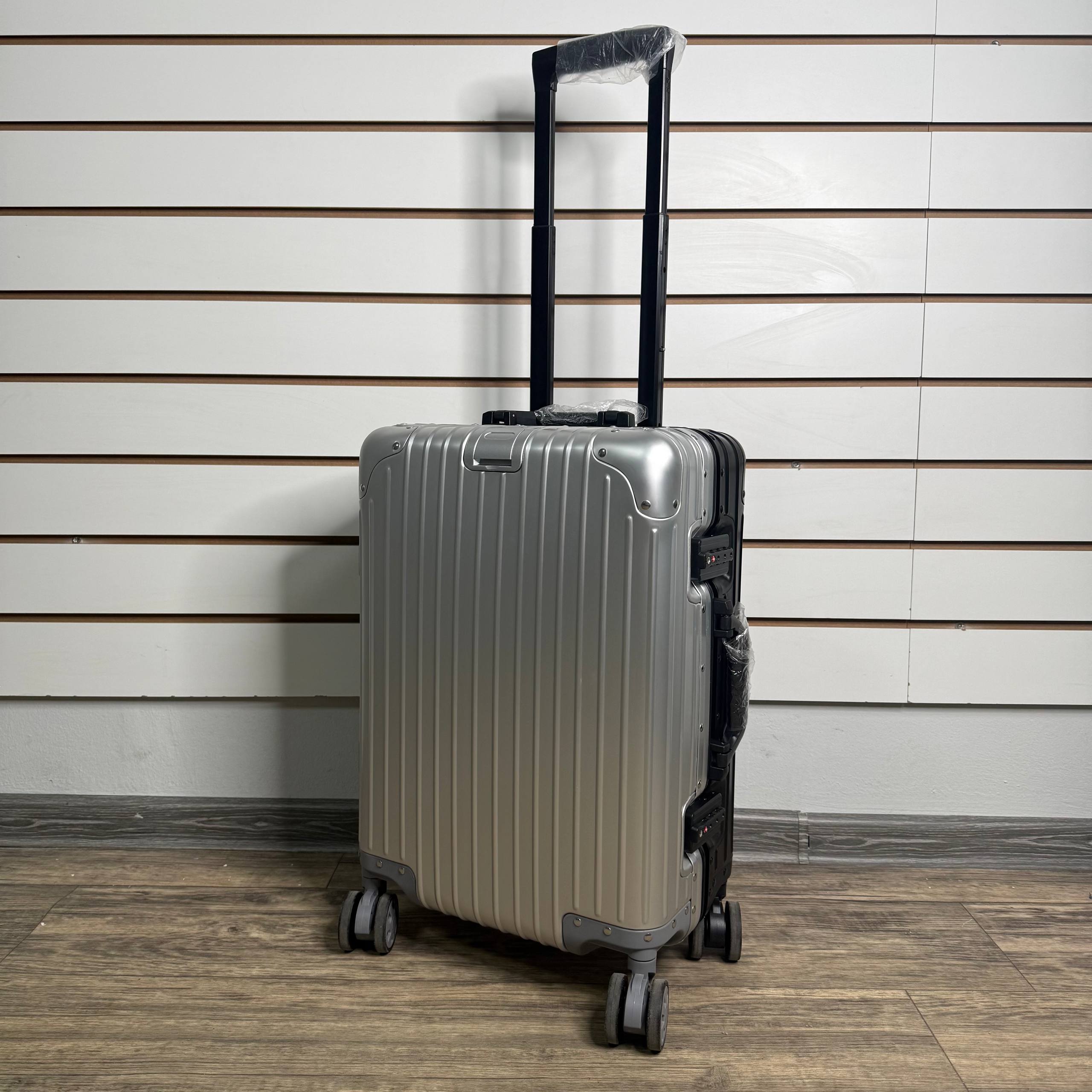 Чемодан алюминиевый S - Серебро/черный