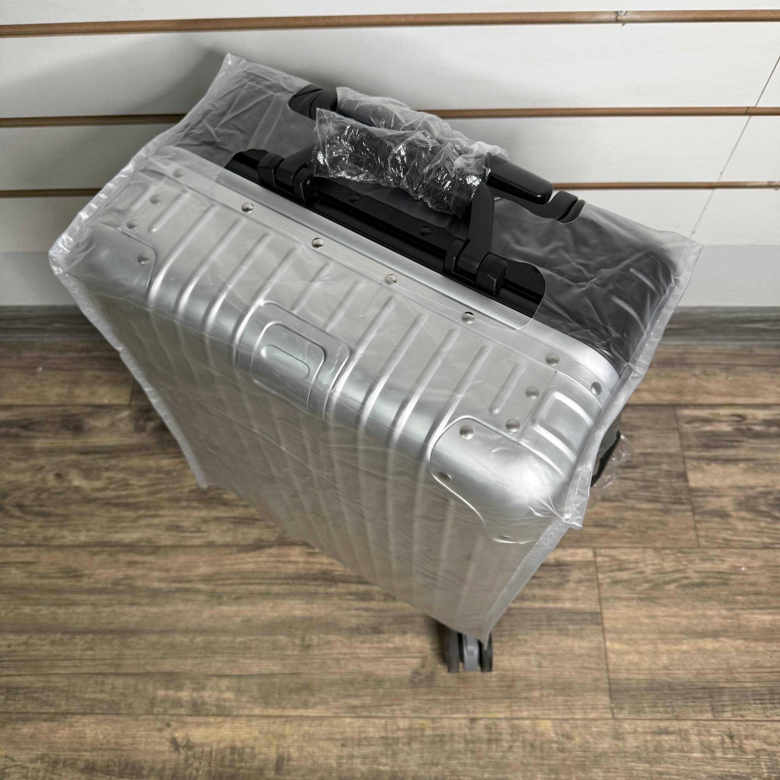 Чемодан алюминиевый S - Серебро/черный