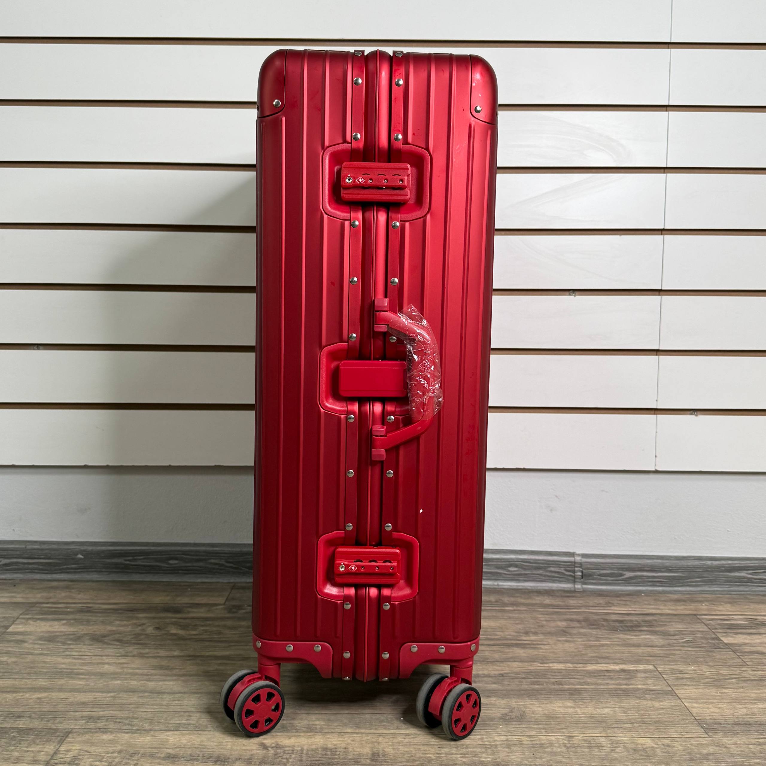 Чемодан алюминиевый L-XL