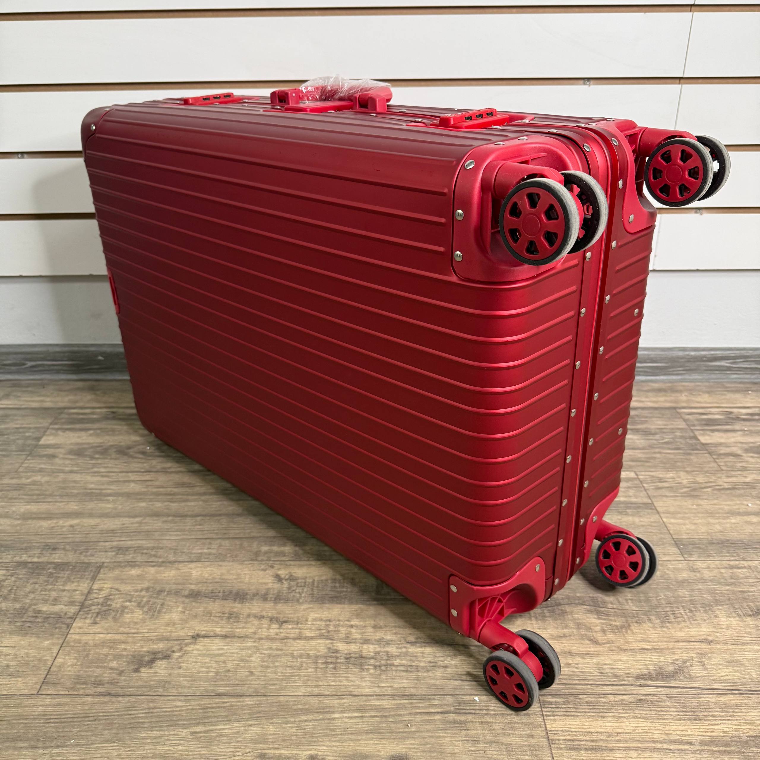 Чемодан алюминиевый L-XL