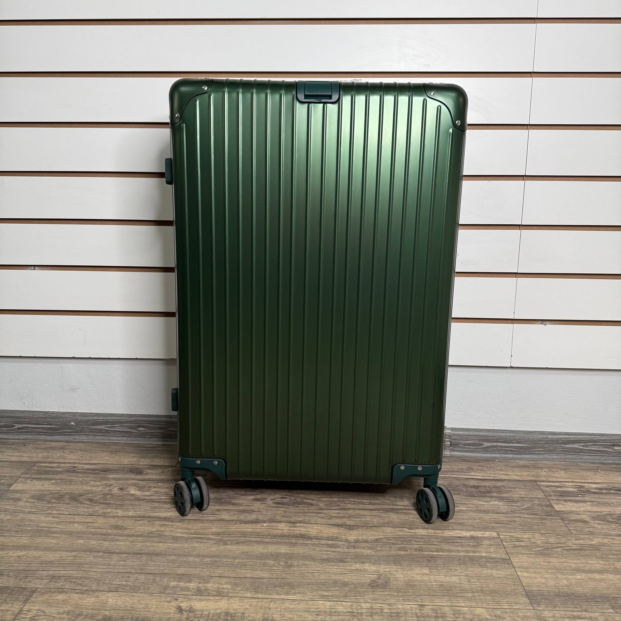 Чемодан алюминиевый L-XL - Зелёный