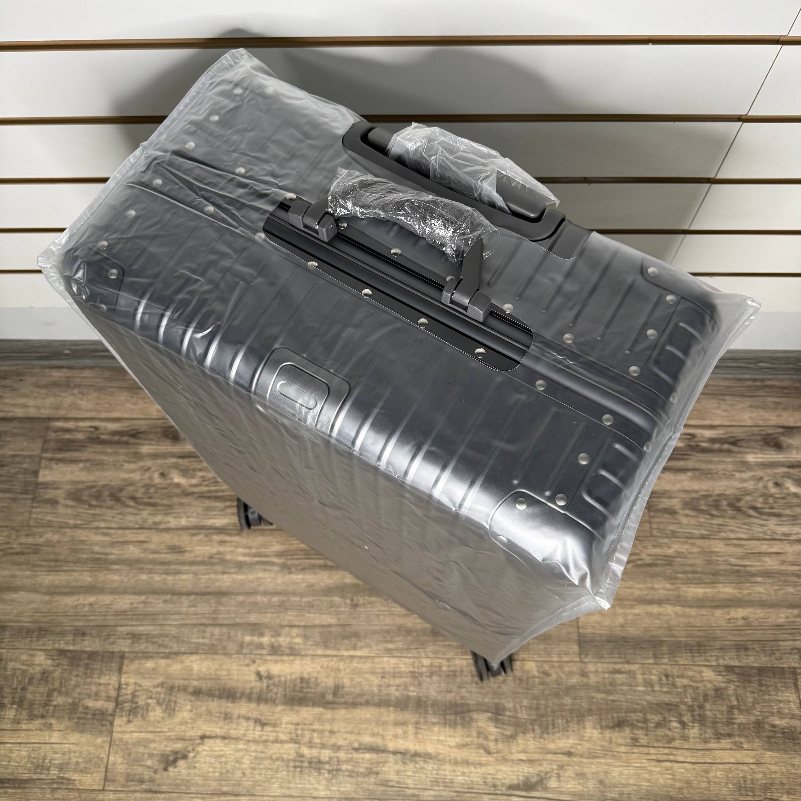 Чемодан алюминиевый L-XL - Серый