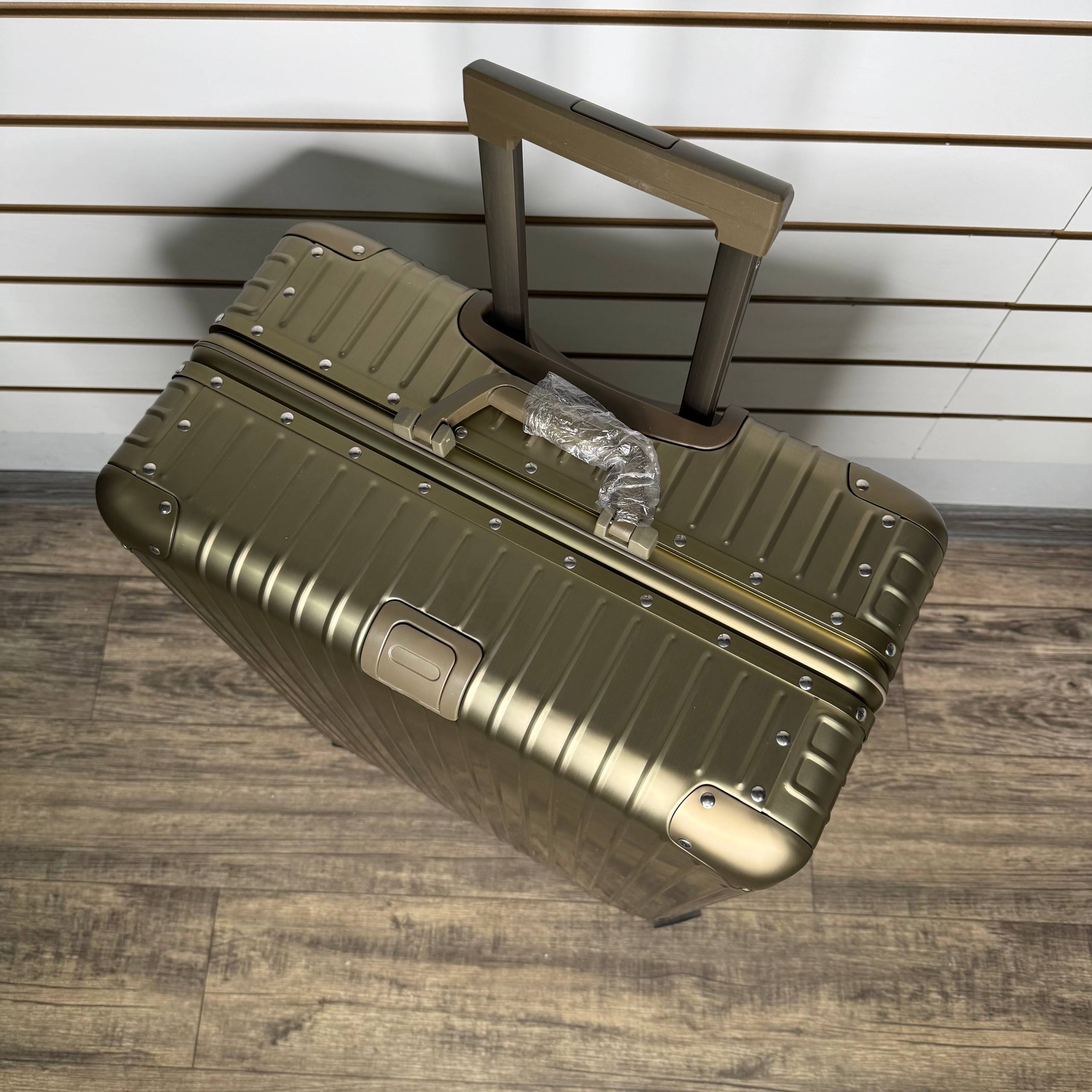 Чемодан алюминиевый L-XL - Бронзовый