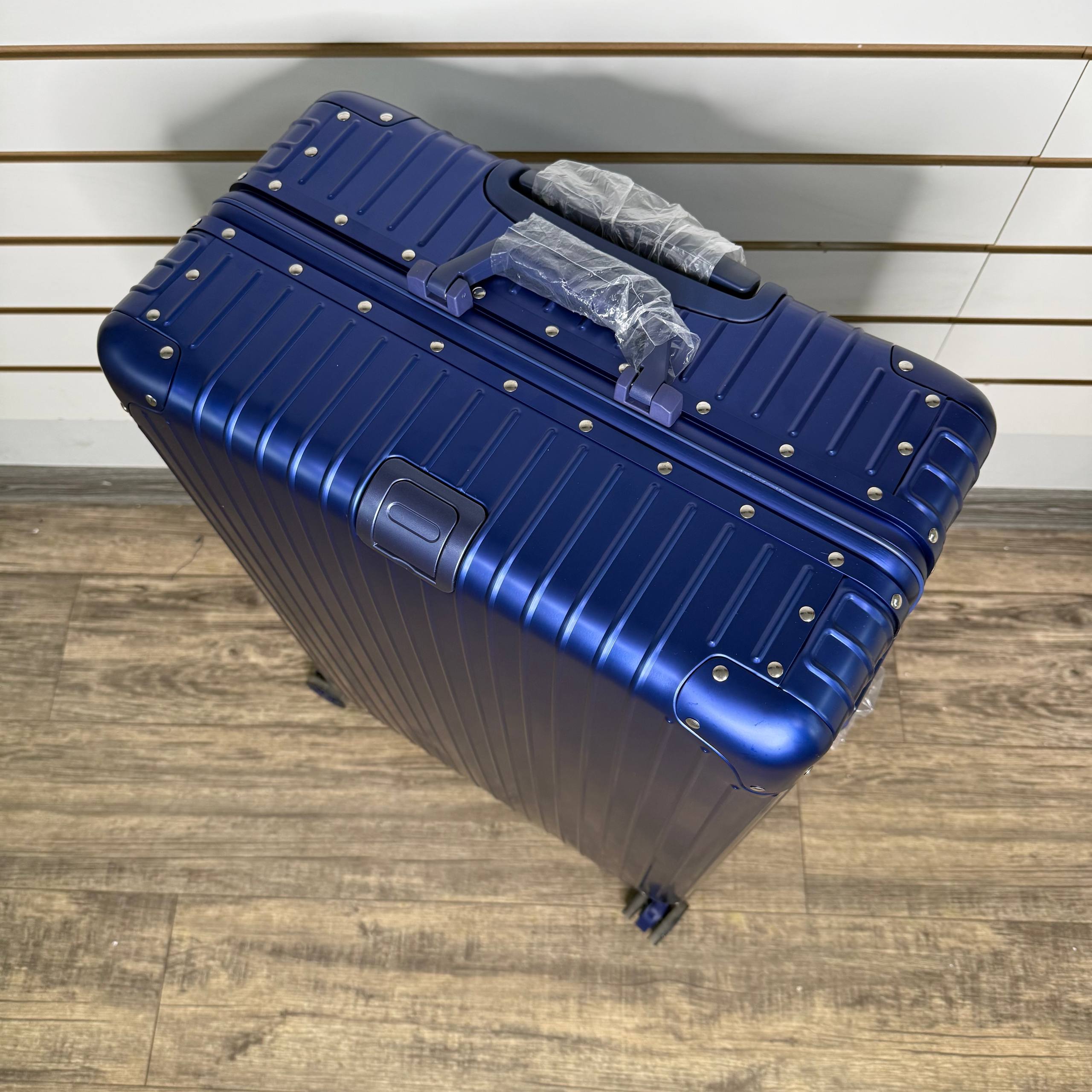 Чемодан алюминиевый L-XL - Синий