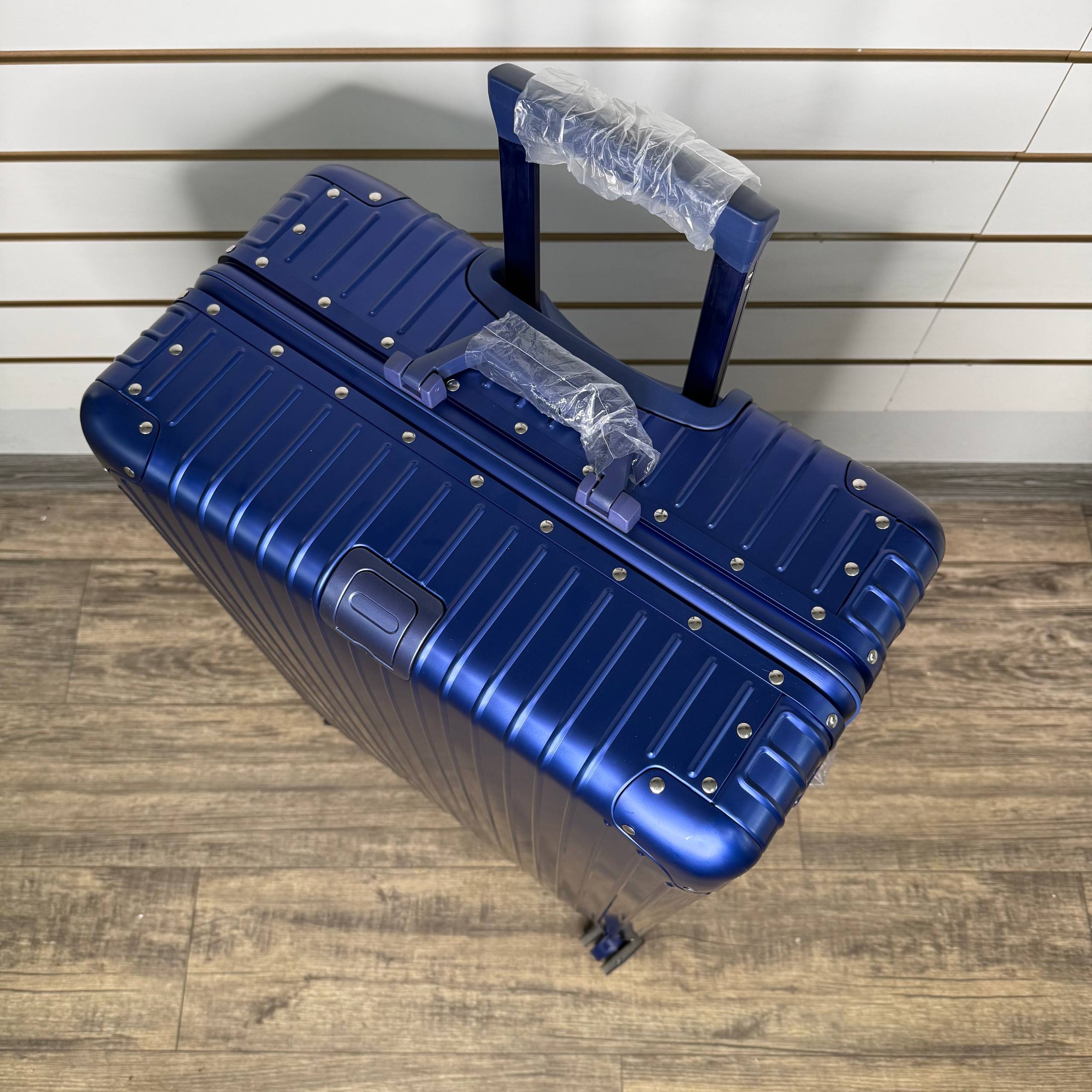 Чемодан алюминиевый L-XL - Синий