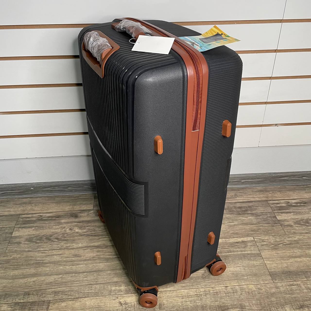 Чемодан полипропилен L - Черный