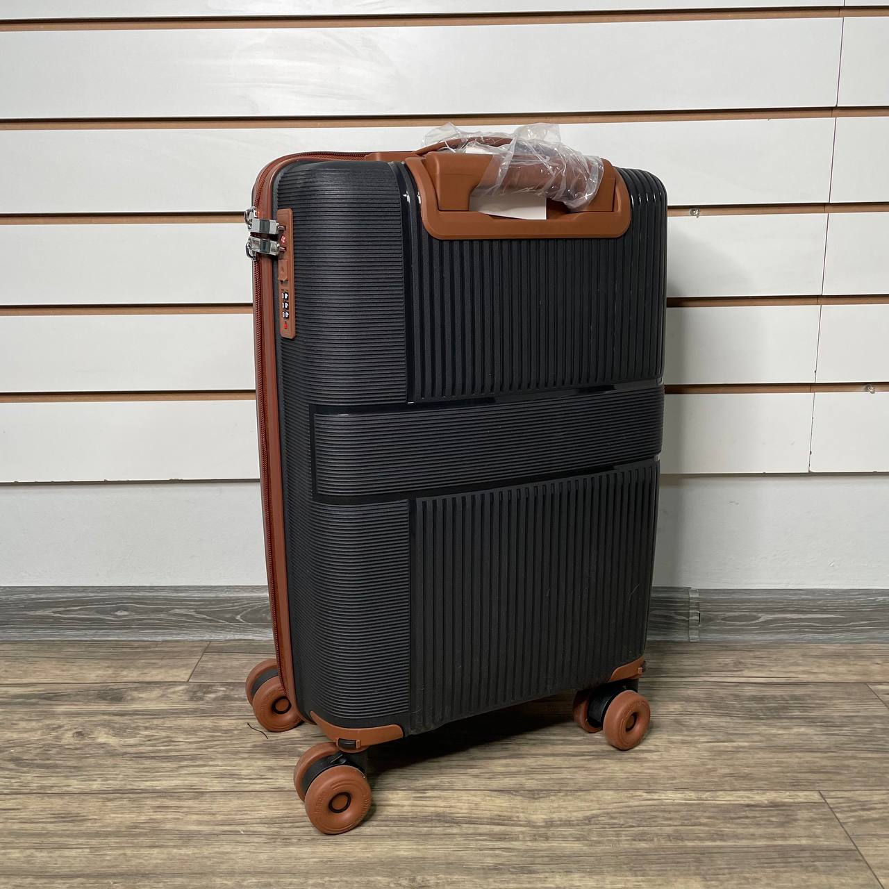 Чемодан полипропилен S - Черный