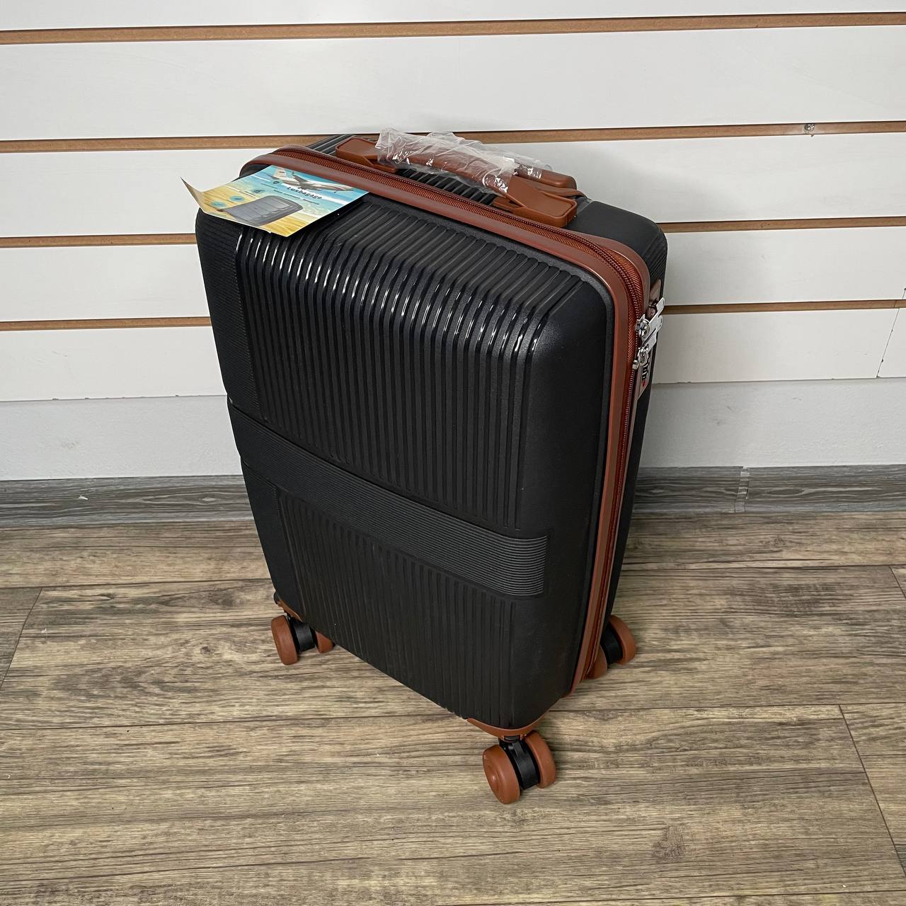 Чемодан полипропилен S - Черный