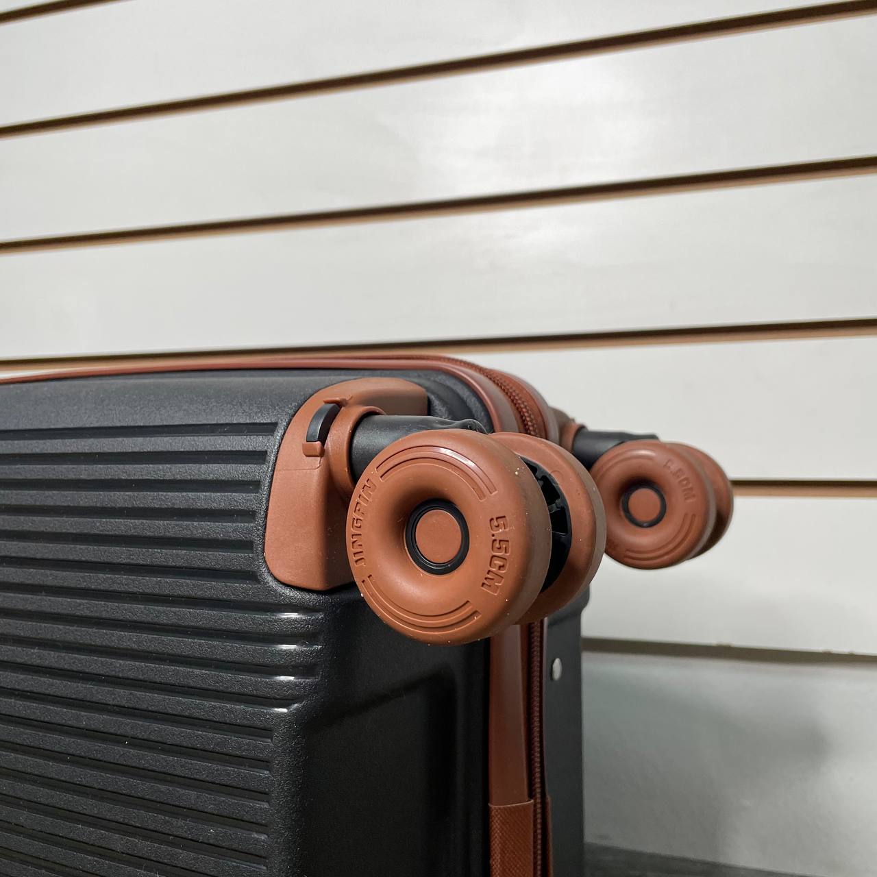 Чемодан полипропилен S - Черный