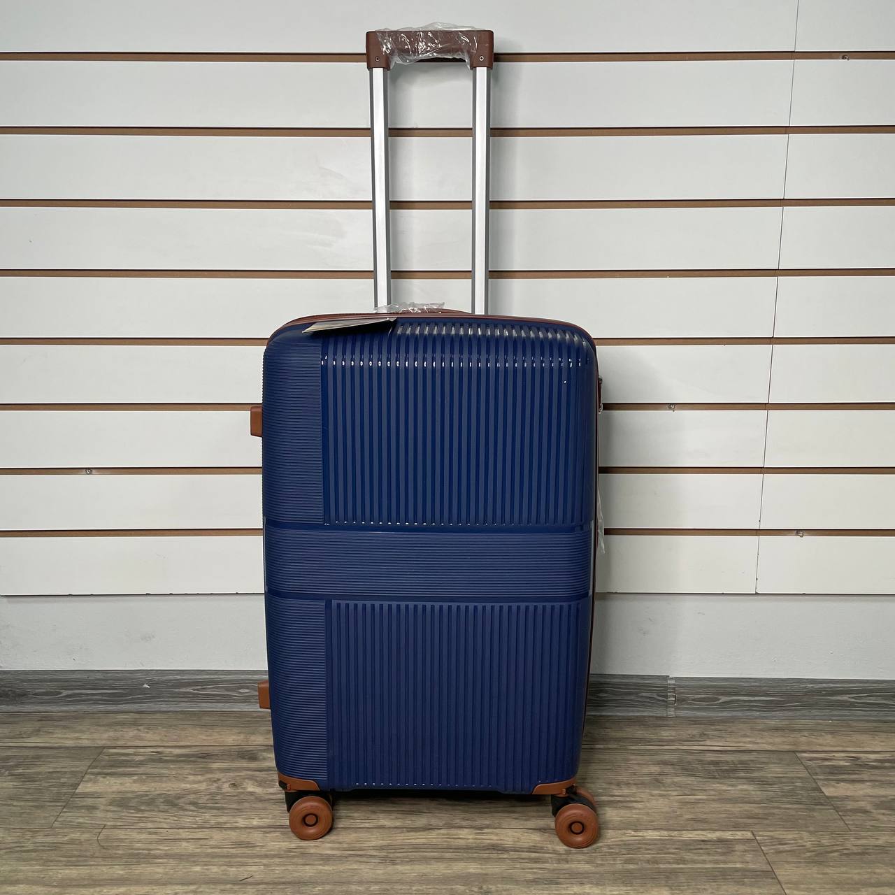 Чемодан полипропилен М - Синий