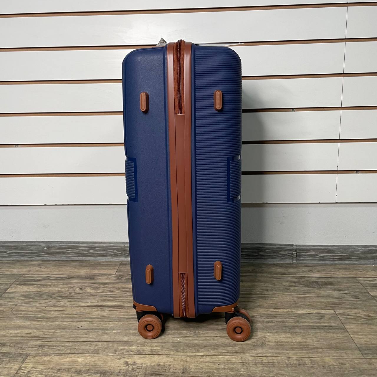 Чемодан полипропилен М - Синий