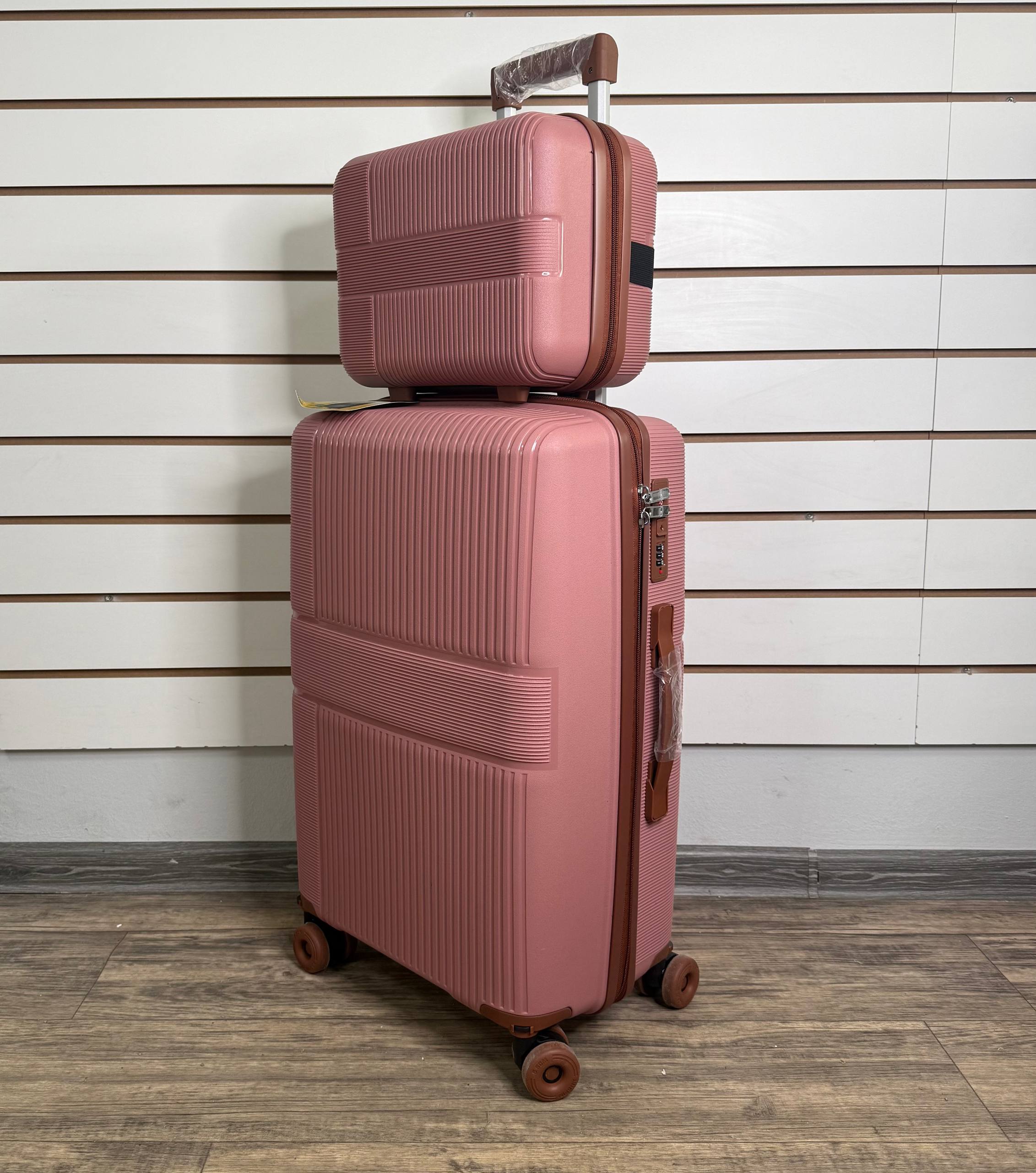 Чемодан полипропилен М - Нюдовый