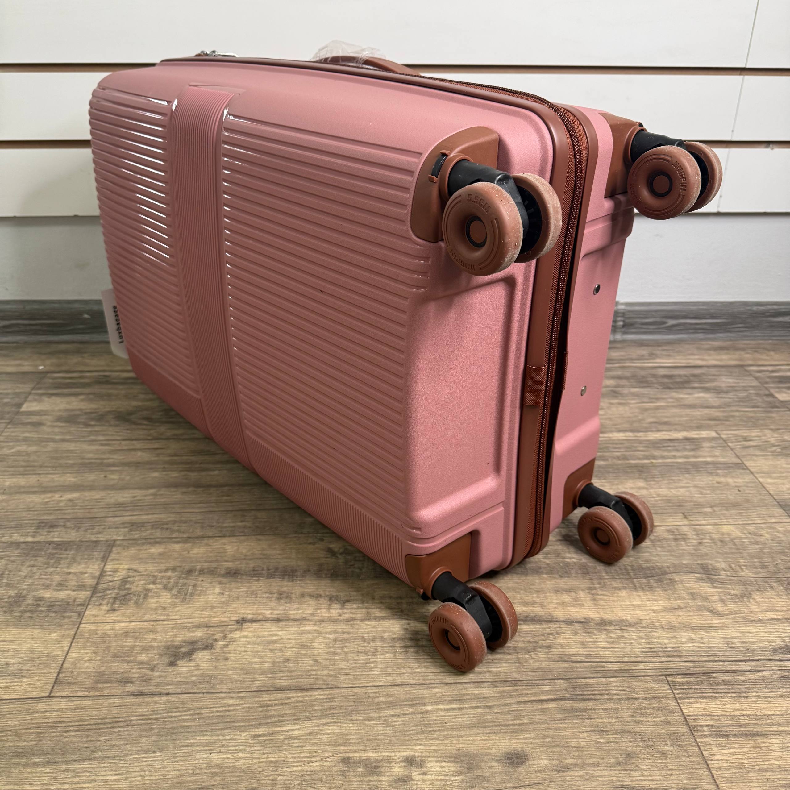 Чемодан полипропилен М - Нюдовый