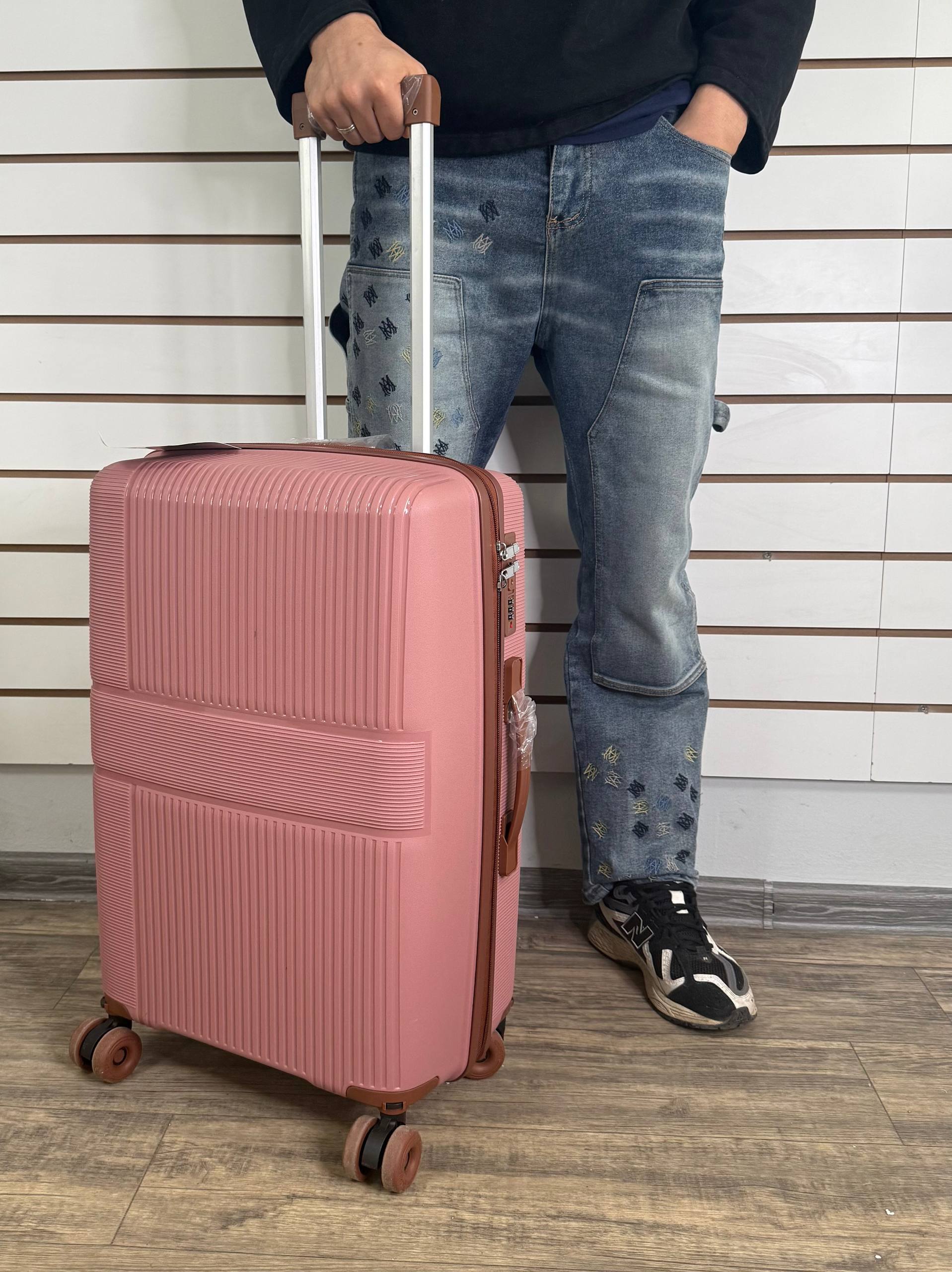 Чемодан полипропилен М - Нюдовый