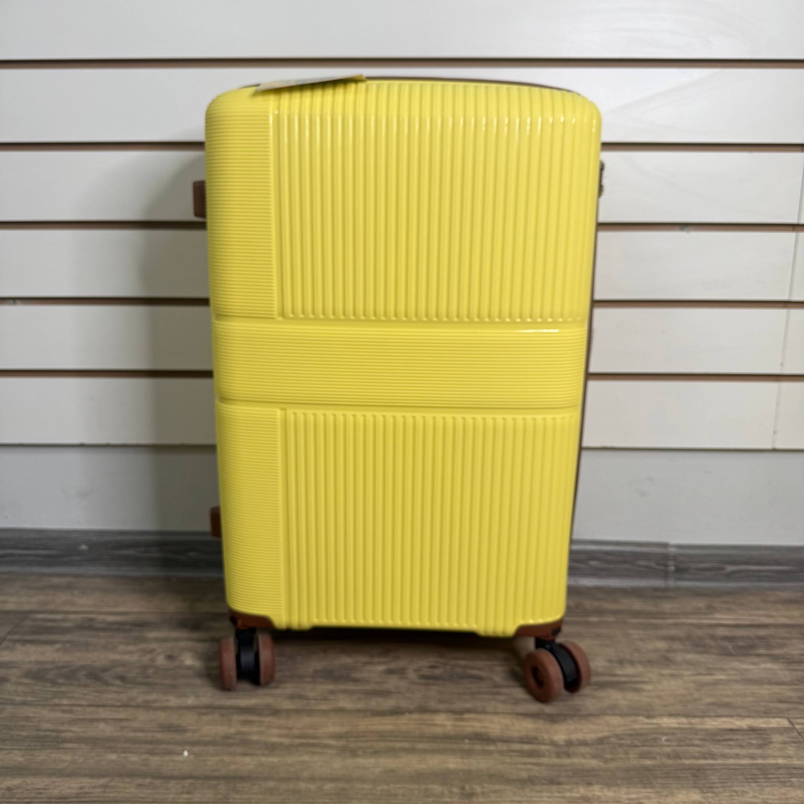 Чемодан полипропилен М - Желтый