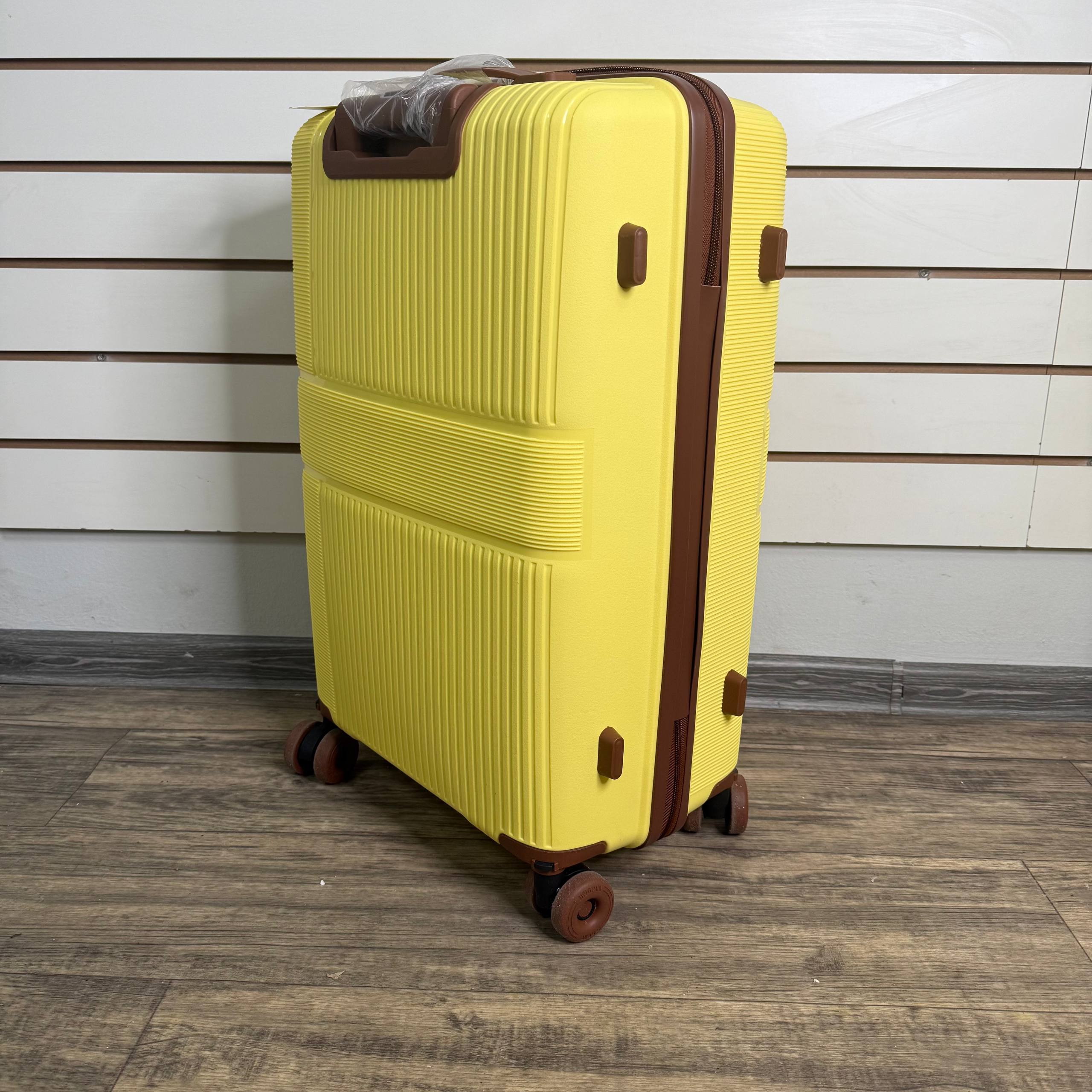 Чемодан полипропилен М - Желтый