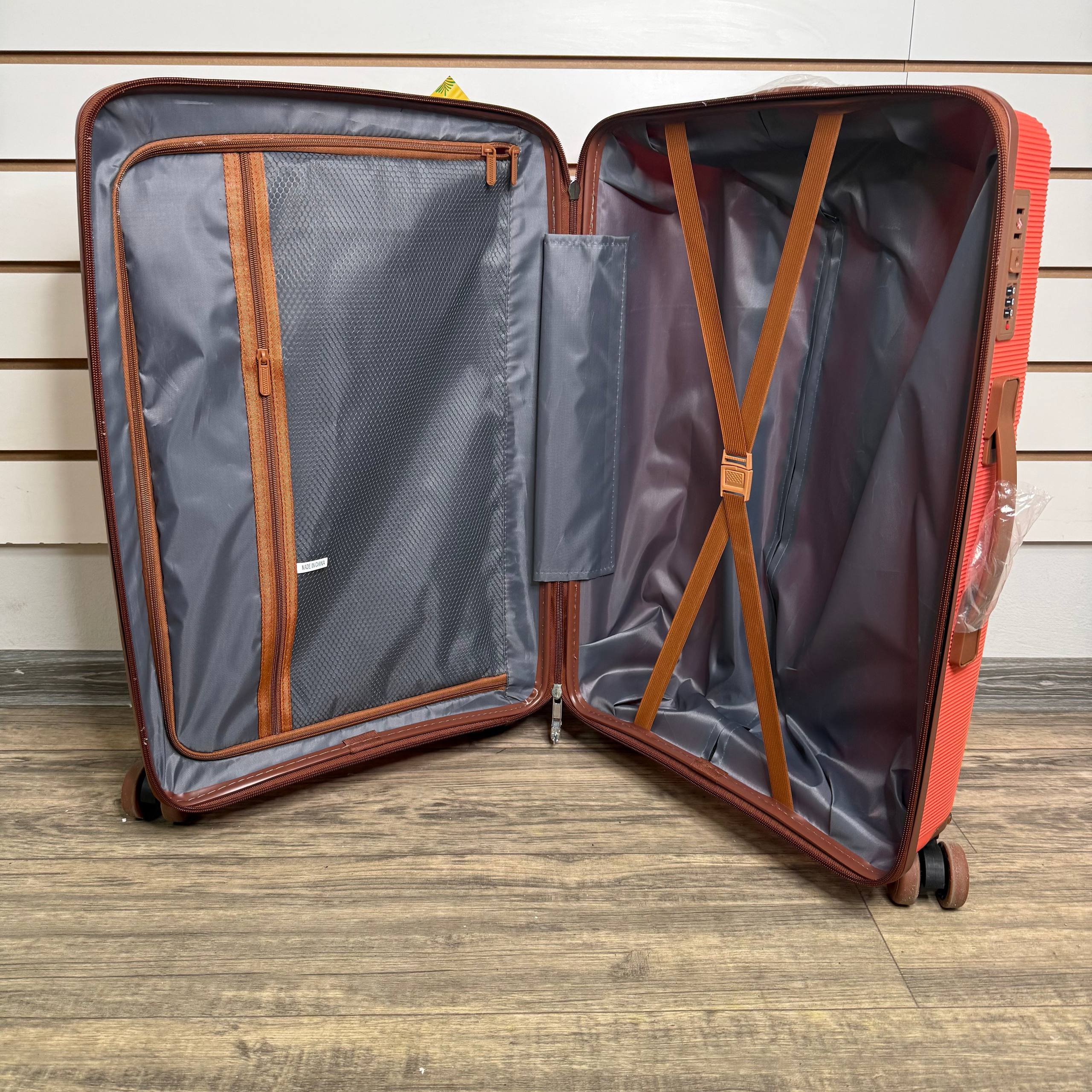 Чемодан полипропилен М - Оранжевый