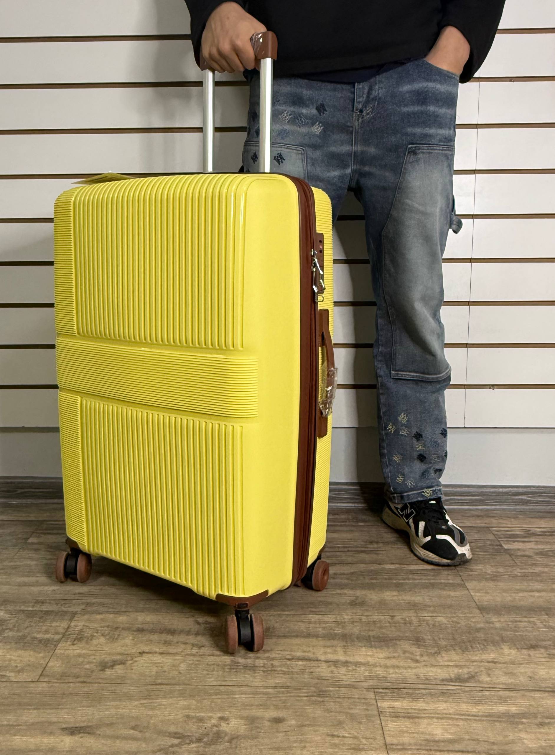 Чемодан полипропилен L - Желтый