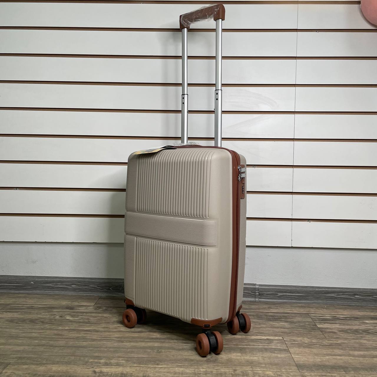 Чемодан полипропилен S - Бежевый