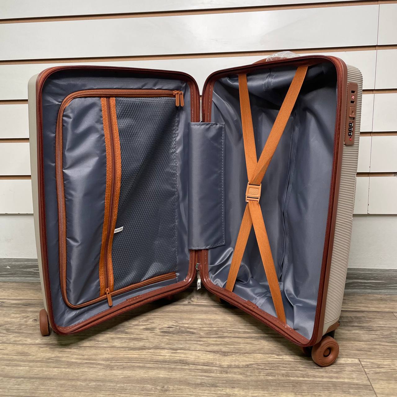 Чемодан полипропилен S - Бежевый