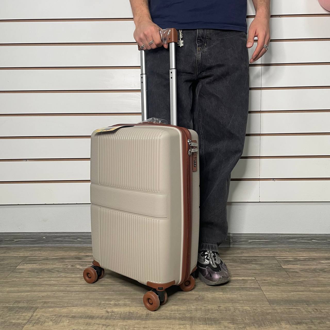 Чемодан полипропилен S - Бежевый