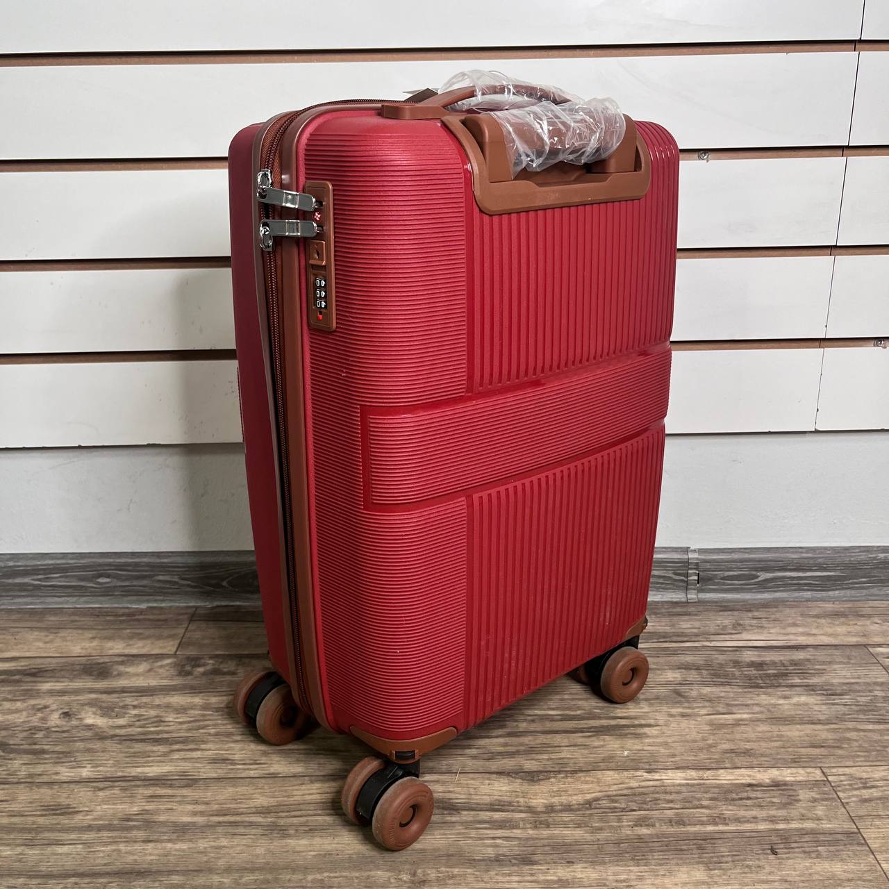 Чемодан полипропилен S - Красный